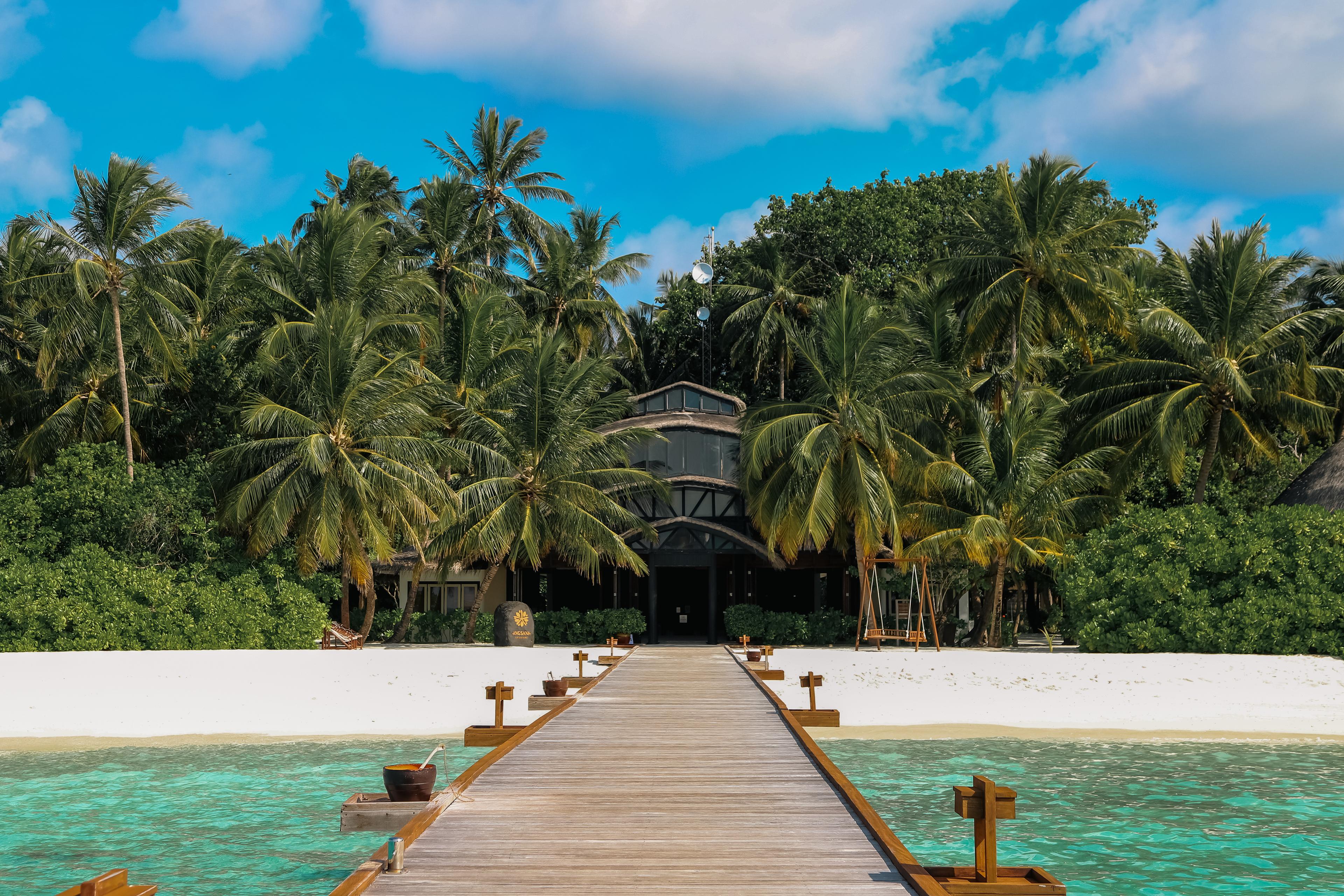 Angsana Velavaru_Arrival Jetty.jpg