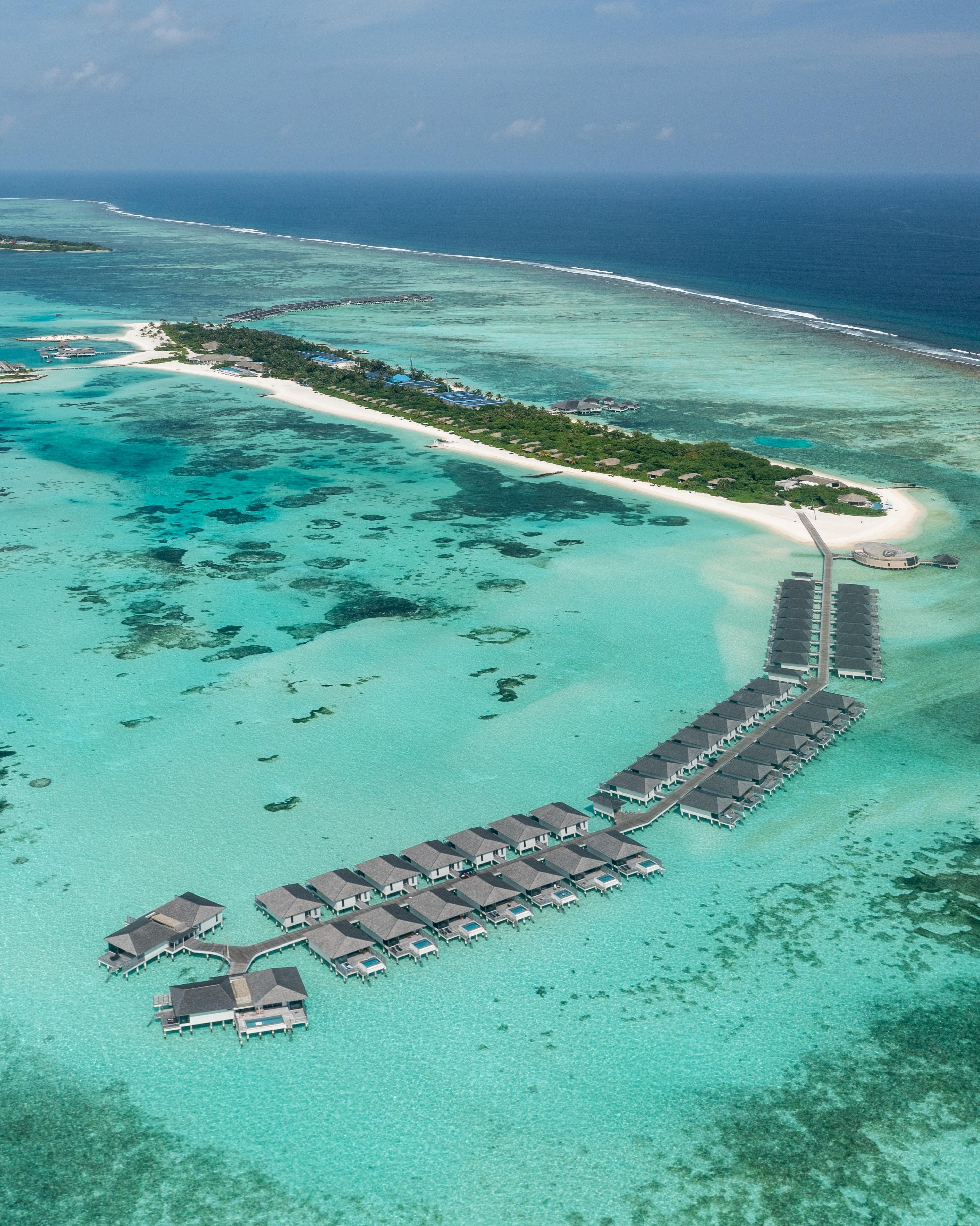 Le Meridien Maldives - Aerial view (4).jpg