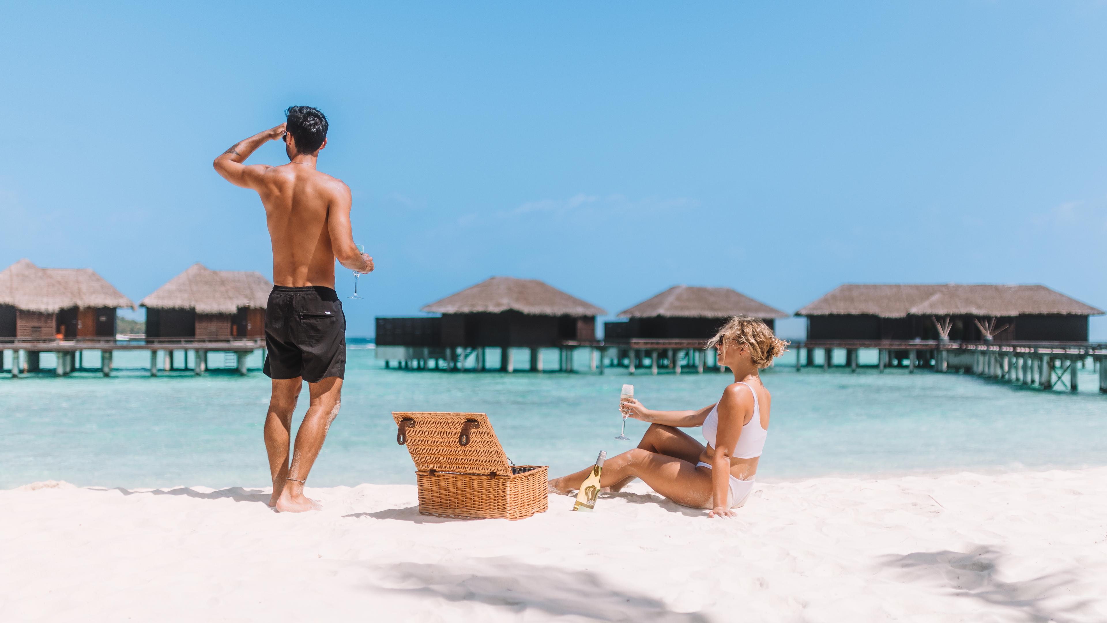 Sheraton Maldives Full Moon Resort & Spa - Beachside Picnic.jpg