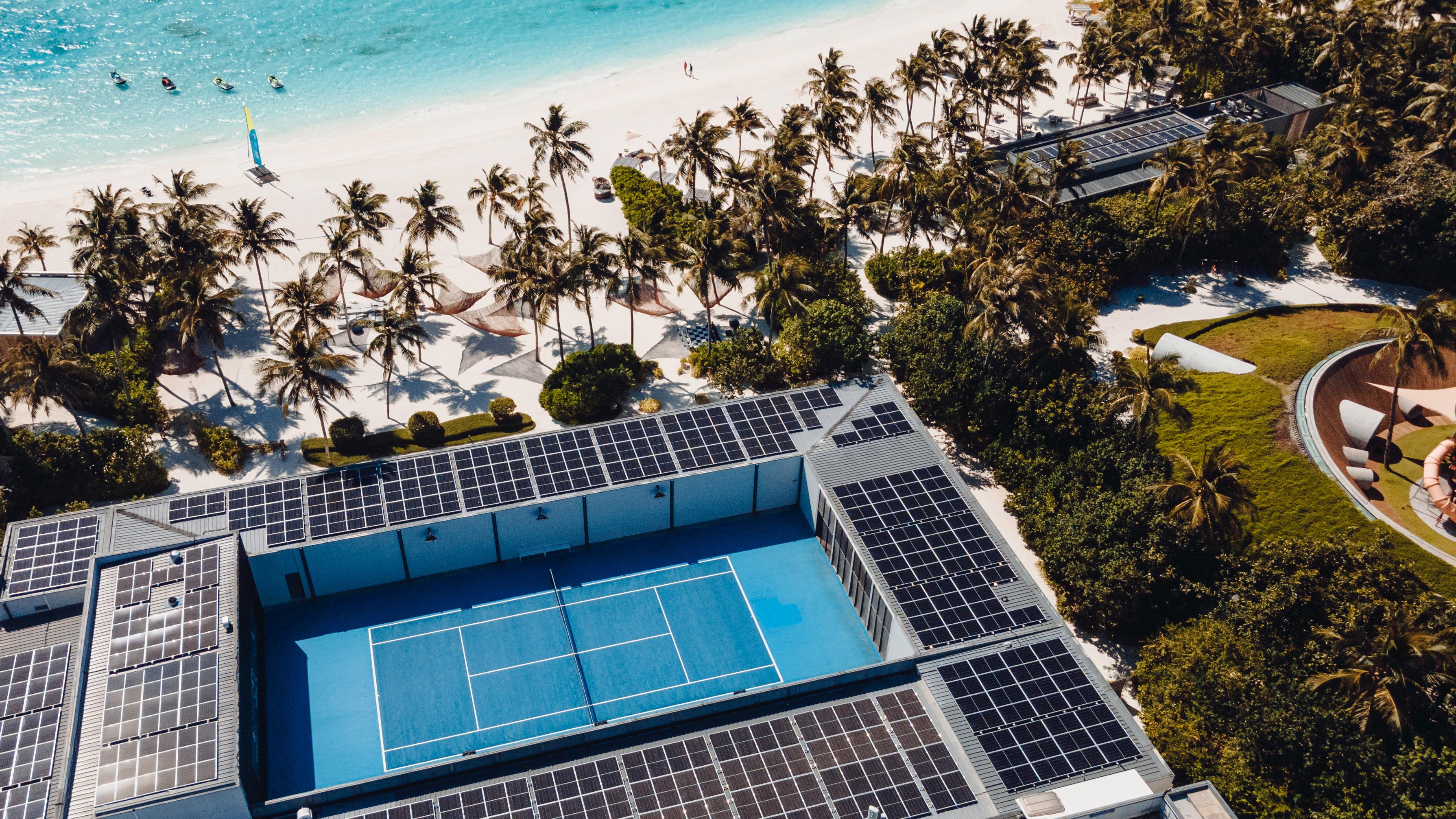 The Ritz-Carlton Maldives, Fari Islands - Tennis court 3.jpg