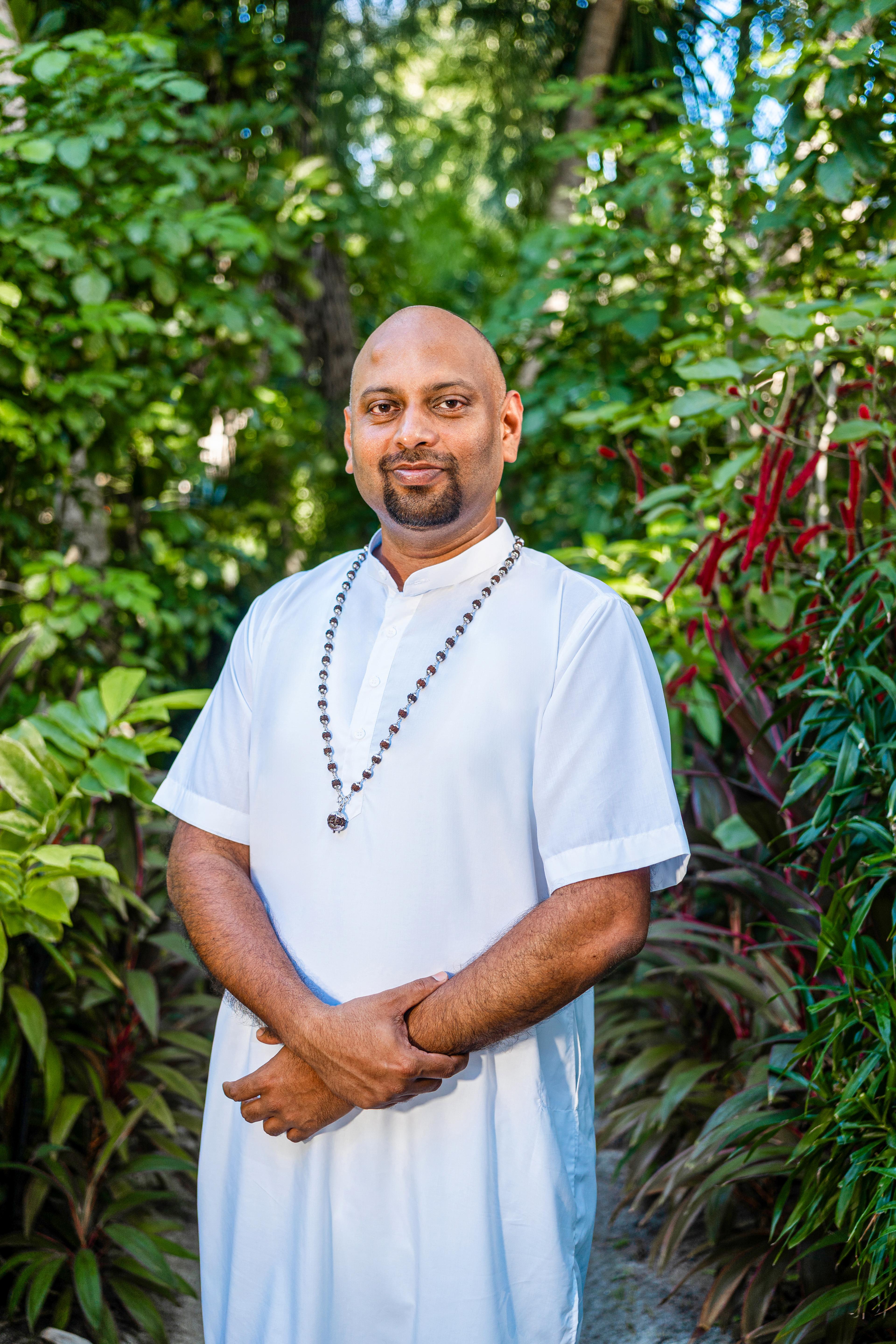 Dr. Jithurag- Anantara Kihavah 1.jpg