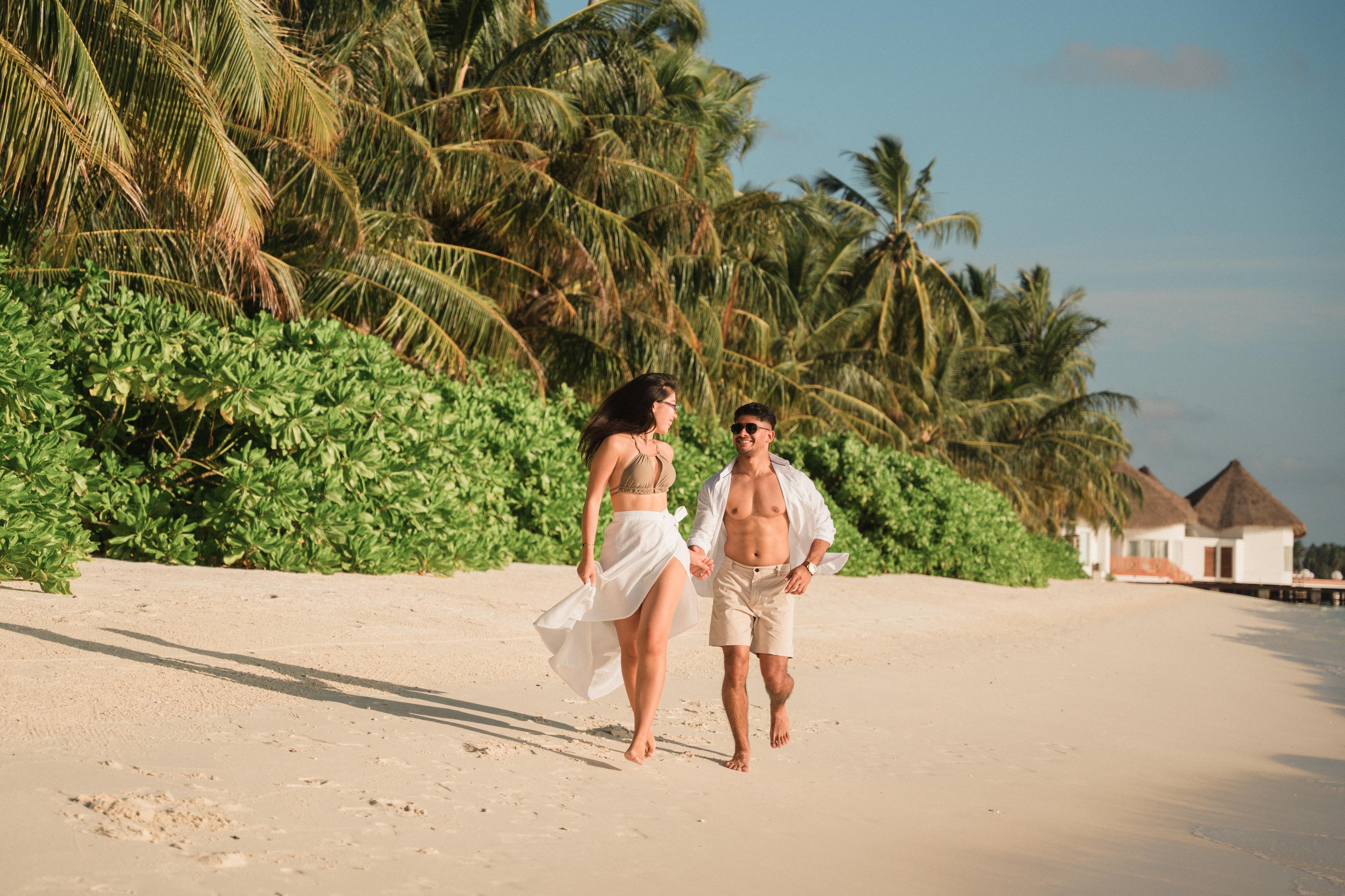 06. Mercure Maldives Kooddoo_Beach.JPG
