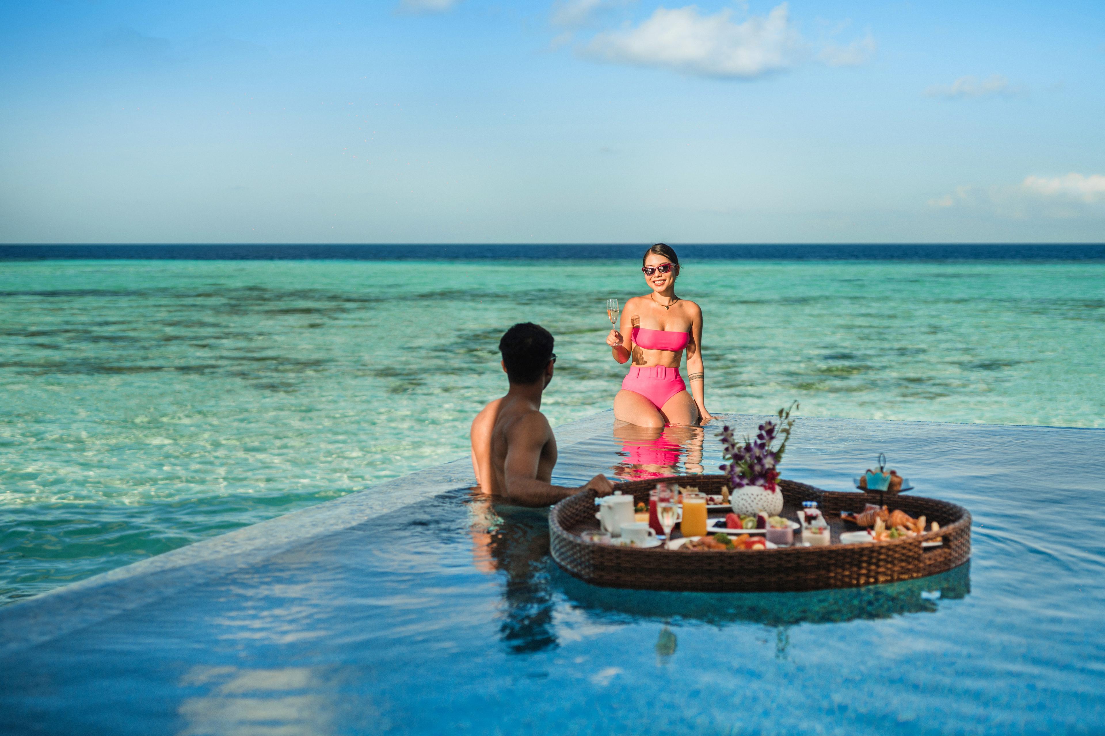 01. Pullman Maldives Maamutaa - Floating Breakfast.jpg
