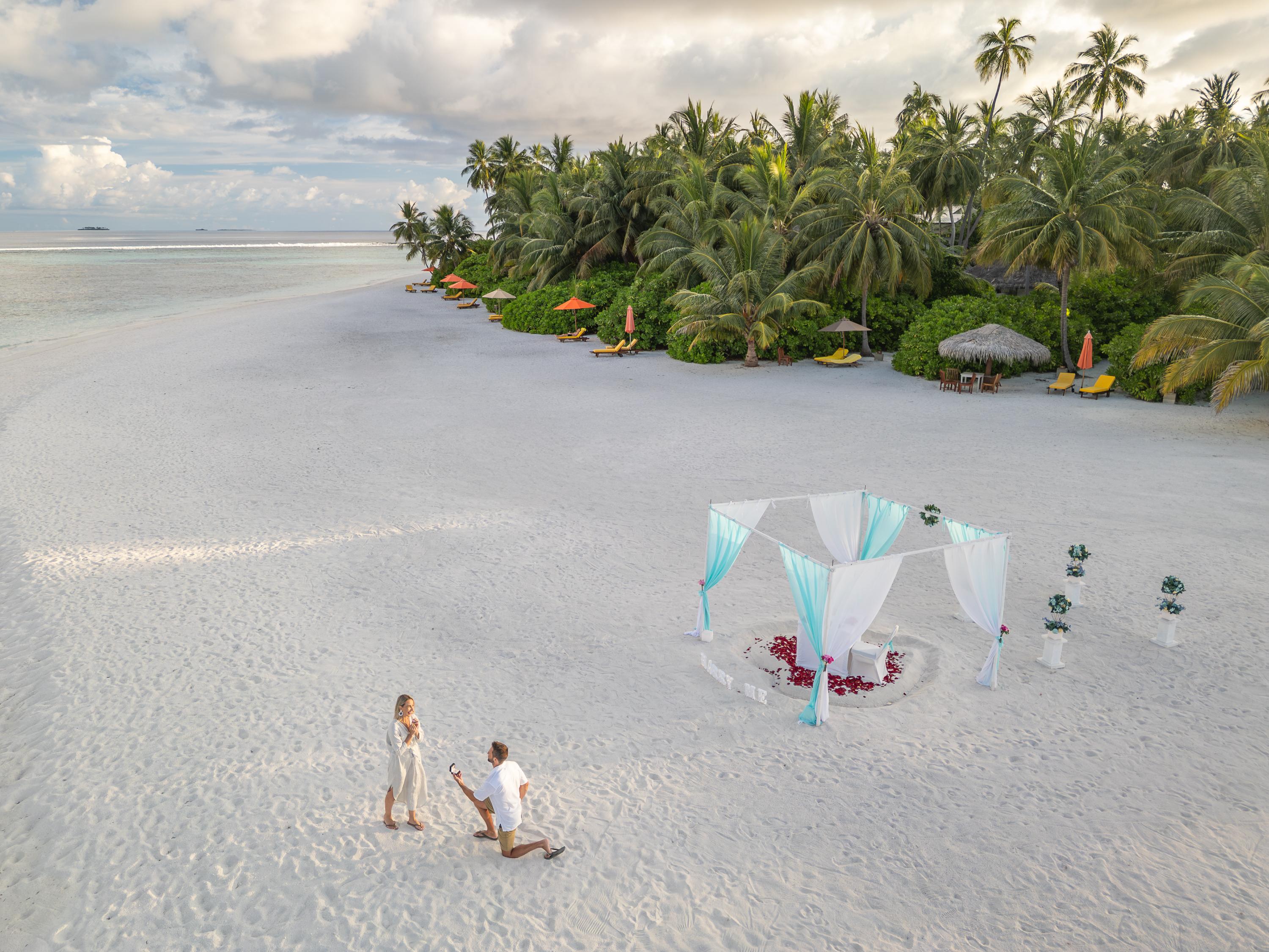 Angsana Velavaru_Wedding Proposal Beach.jpg