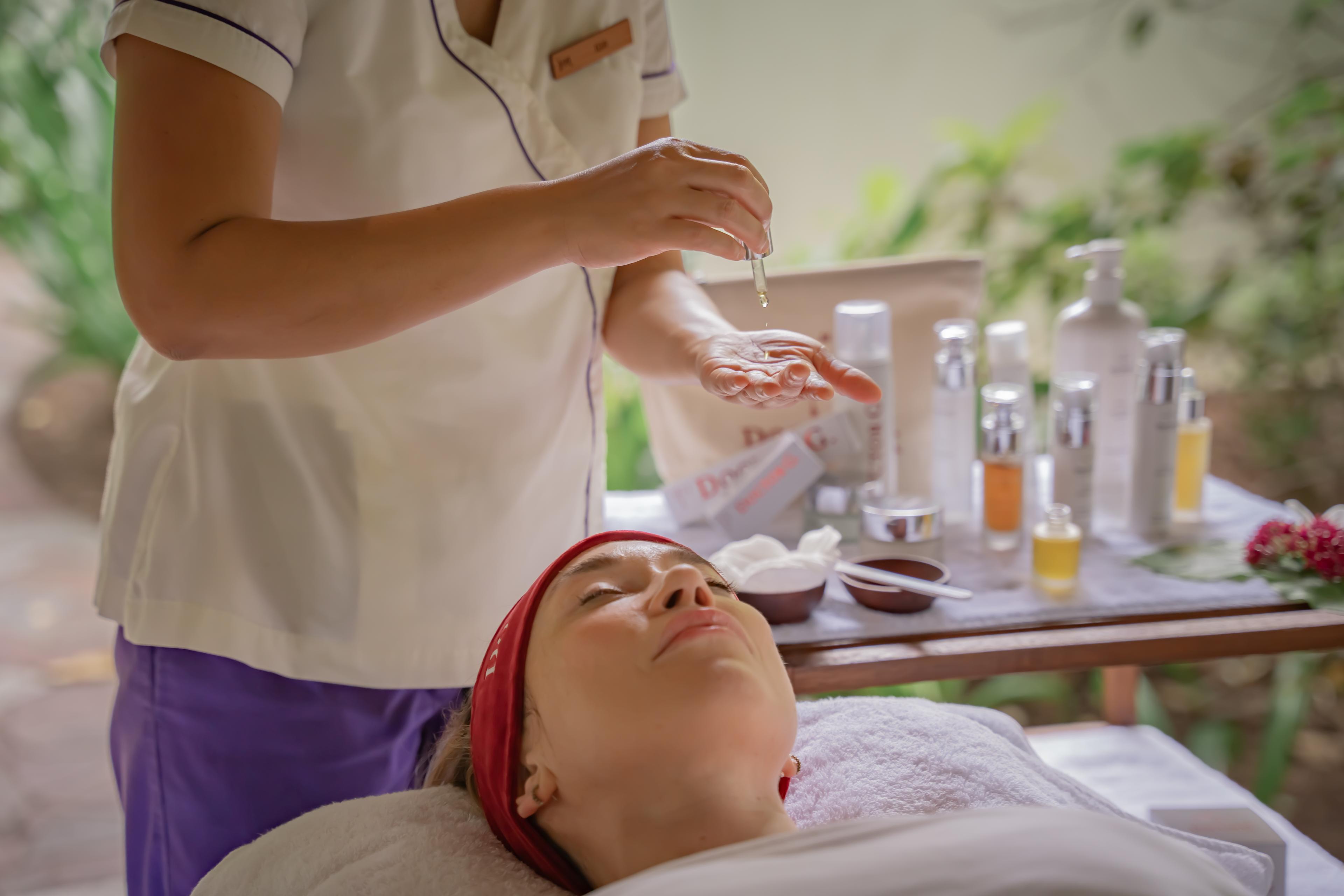 05. Mercure Maldives Kooddoo - Doctor G Collaboration.jpg