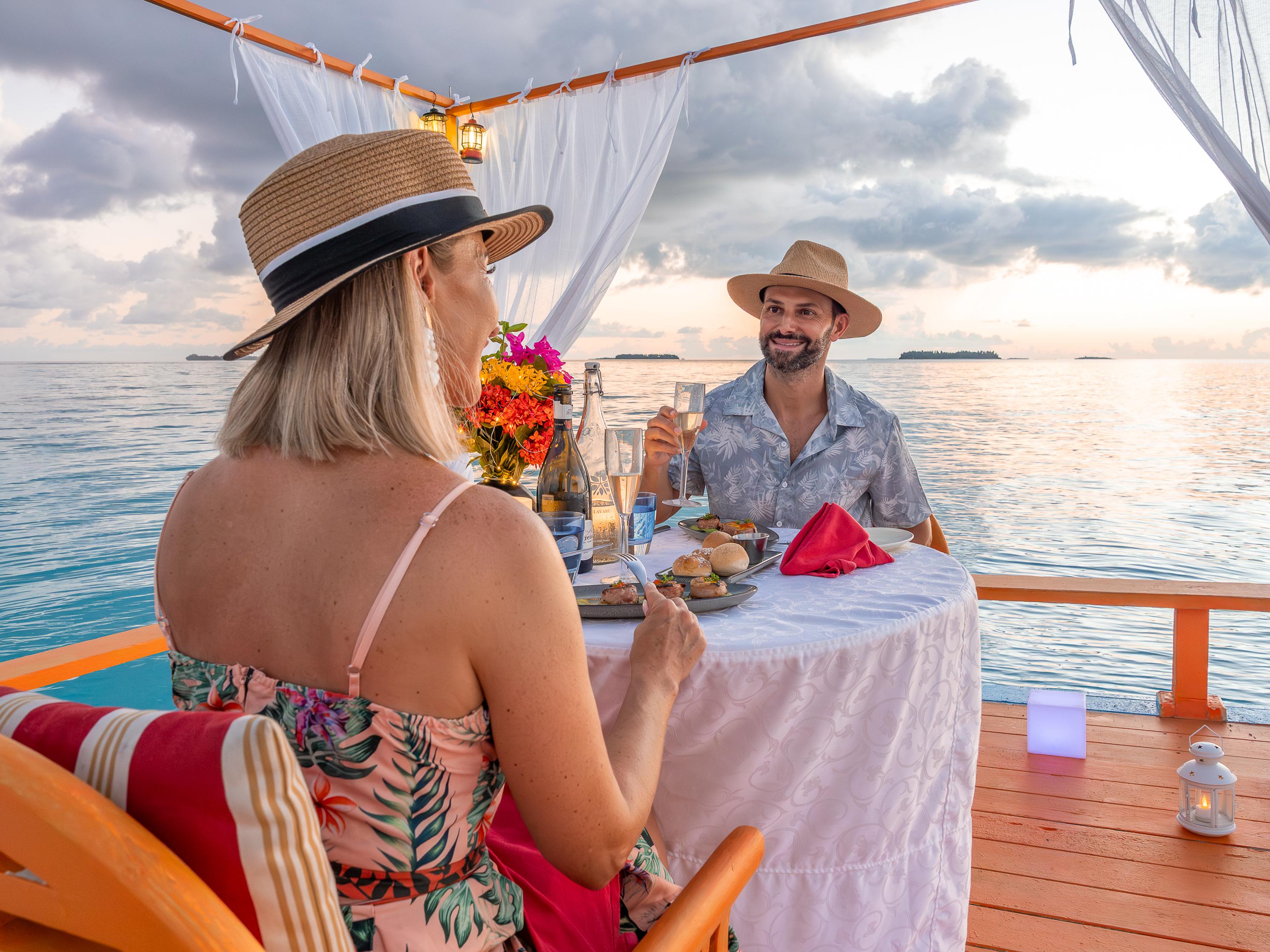 Angsana Velavaru_Destination Dining_Vdeck.jpg