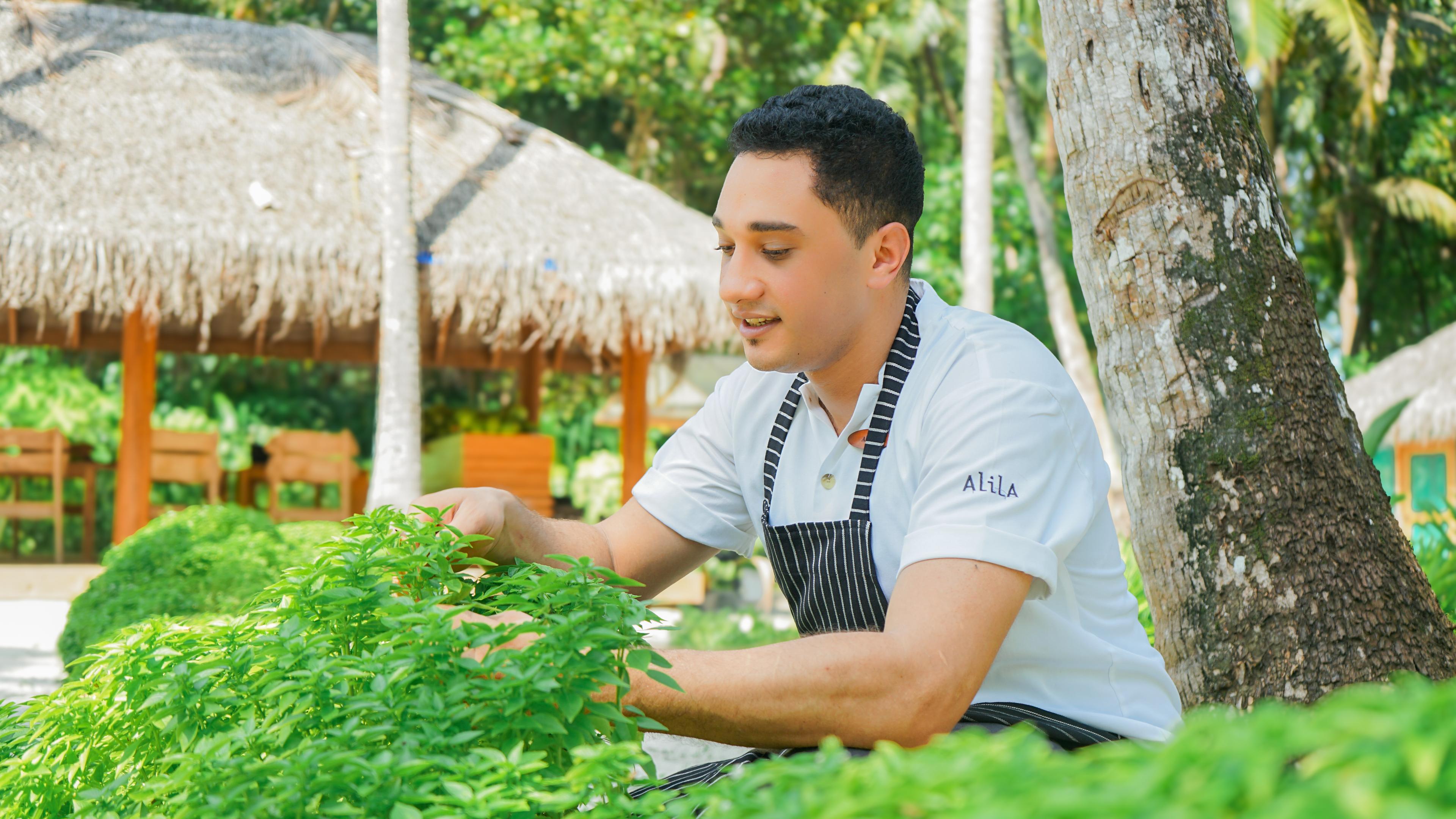Alila Kothaifaru Maldives_Spice Garden with Chef.jpg