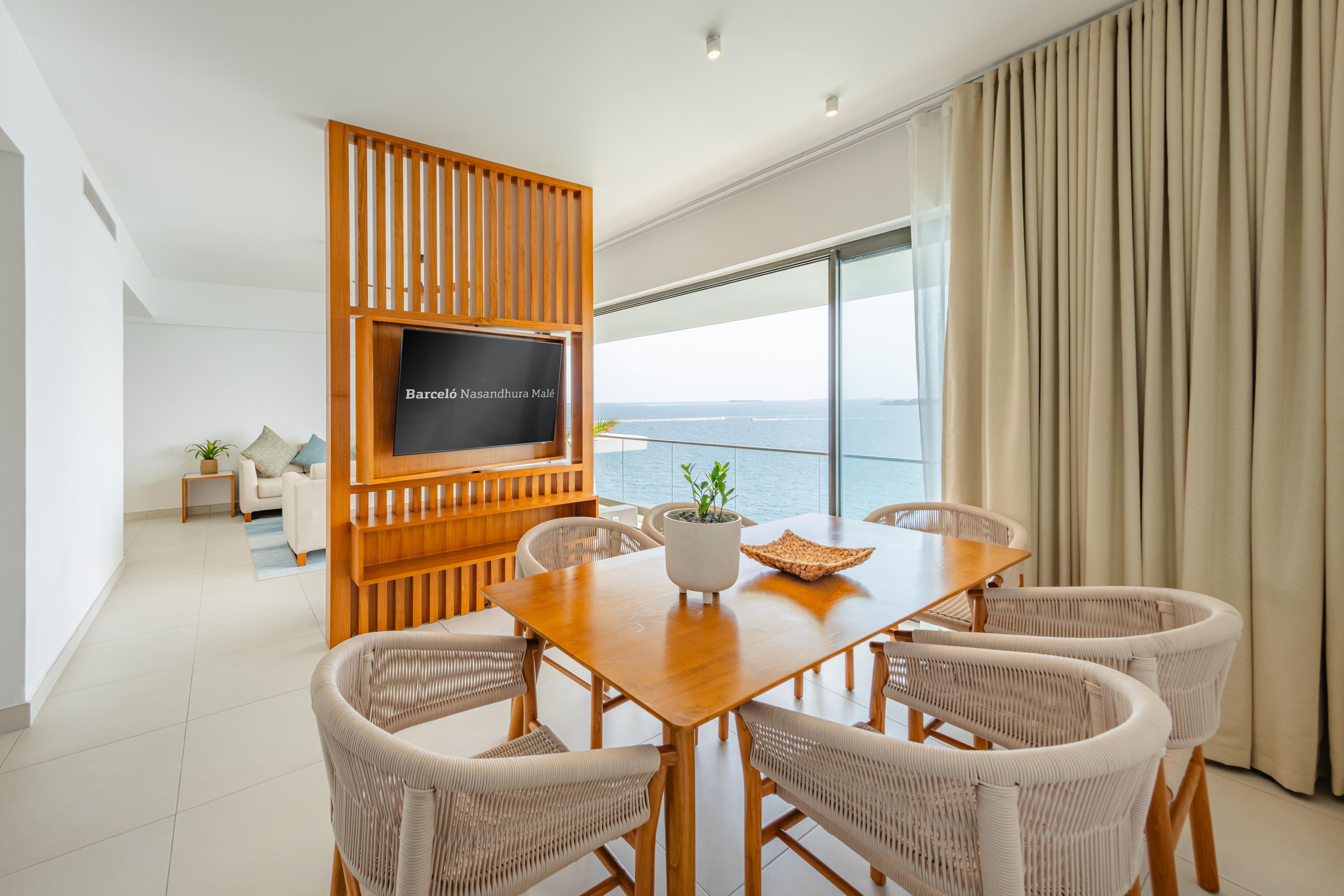 Luxury Sea Front 3 Bedroom Master Suite_3.jpg