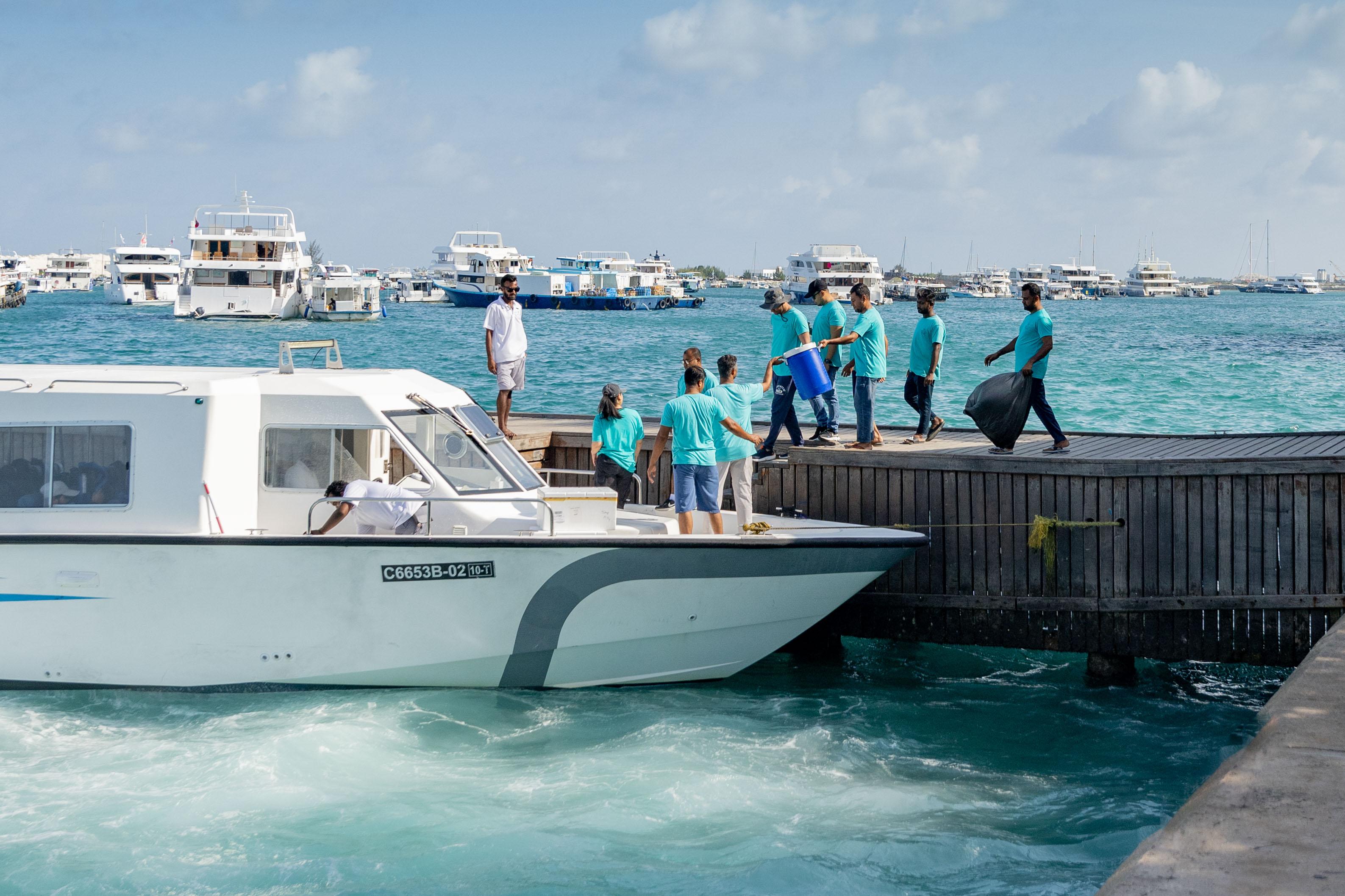 Sheraton Maldives Full Moon Resort & Spa - Clean Drive 07.jpg