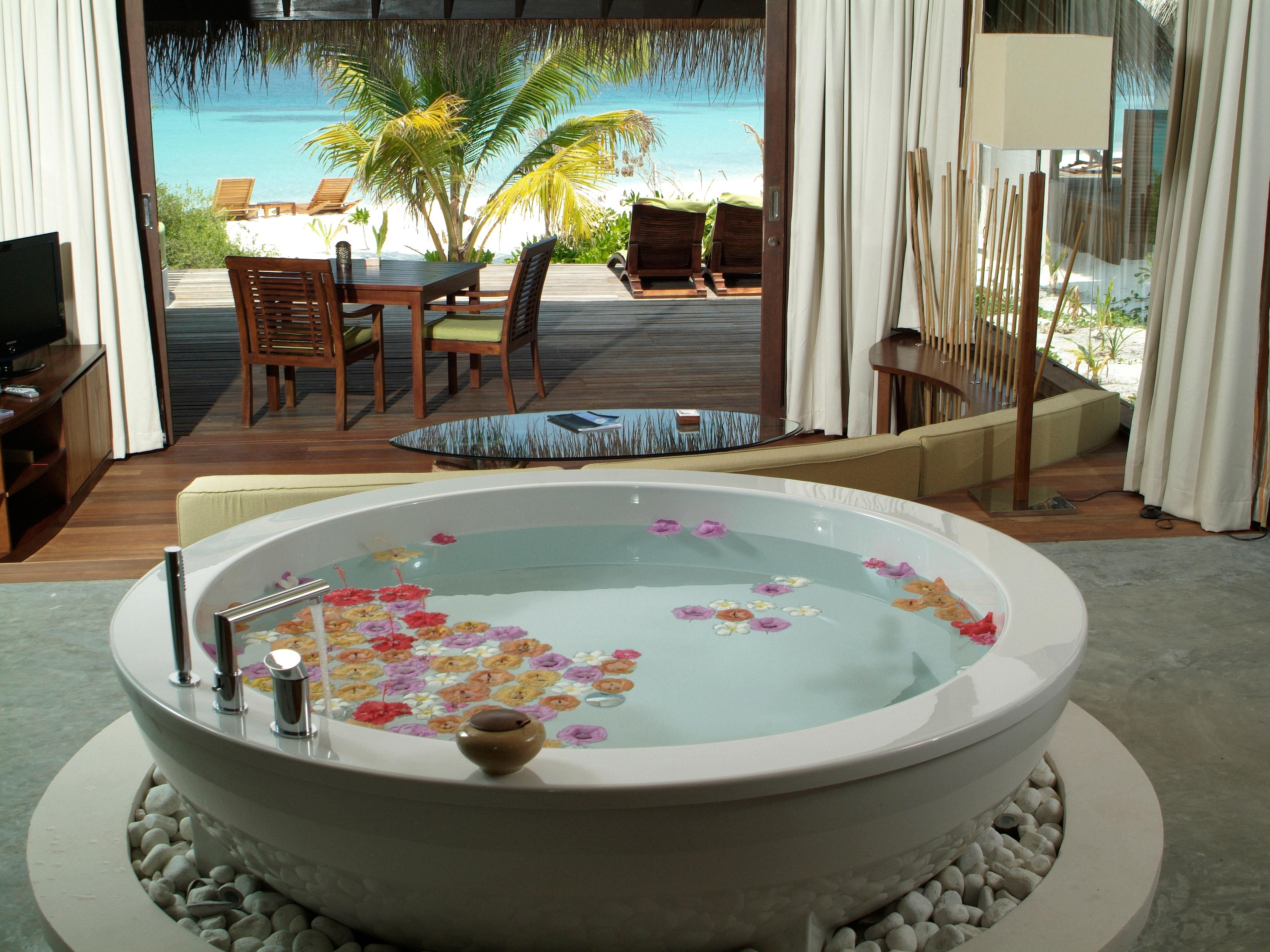 09. Beach villa with Pool.JPG