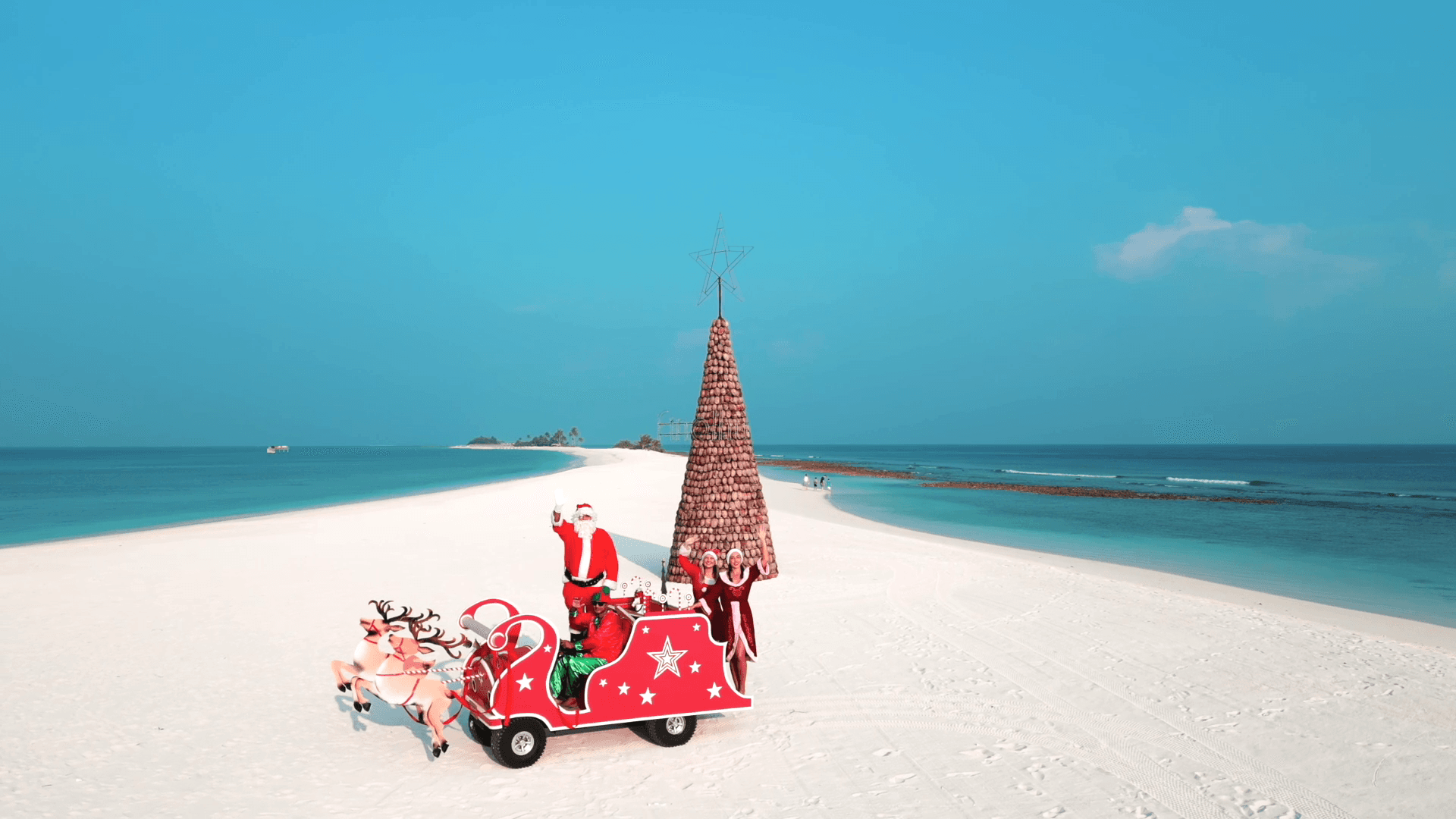 Finolhu x Festive - Magic by the Sea.png