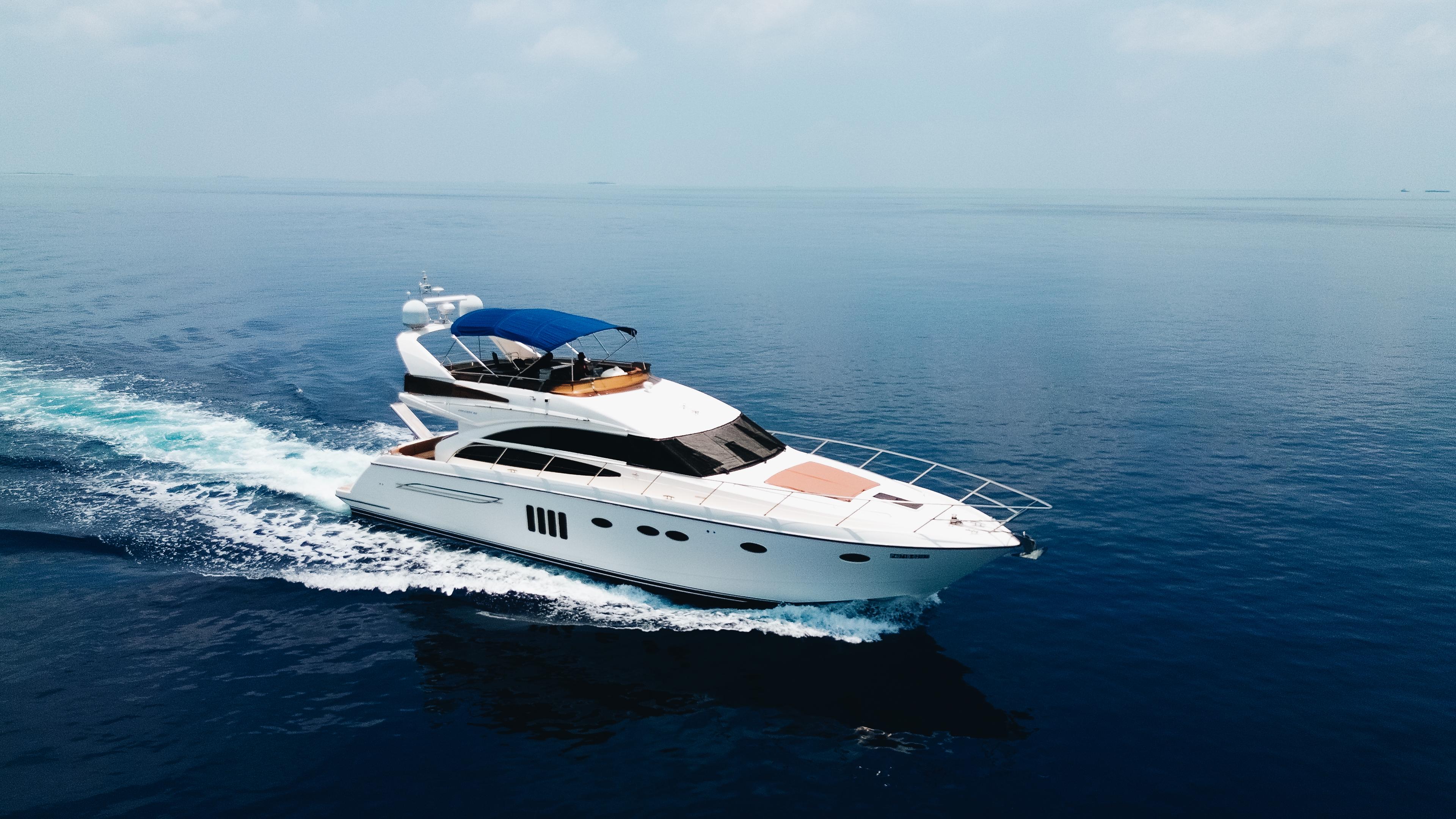 Yatch Exterior-07.jpg