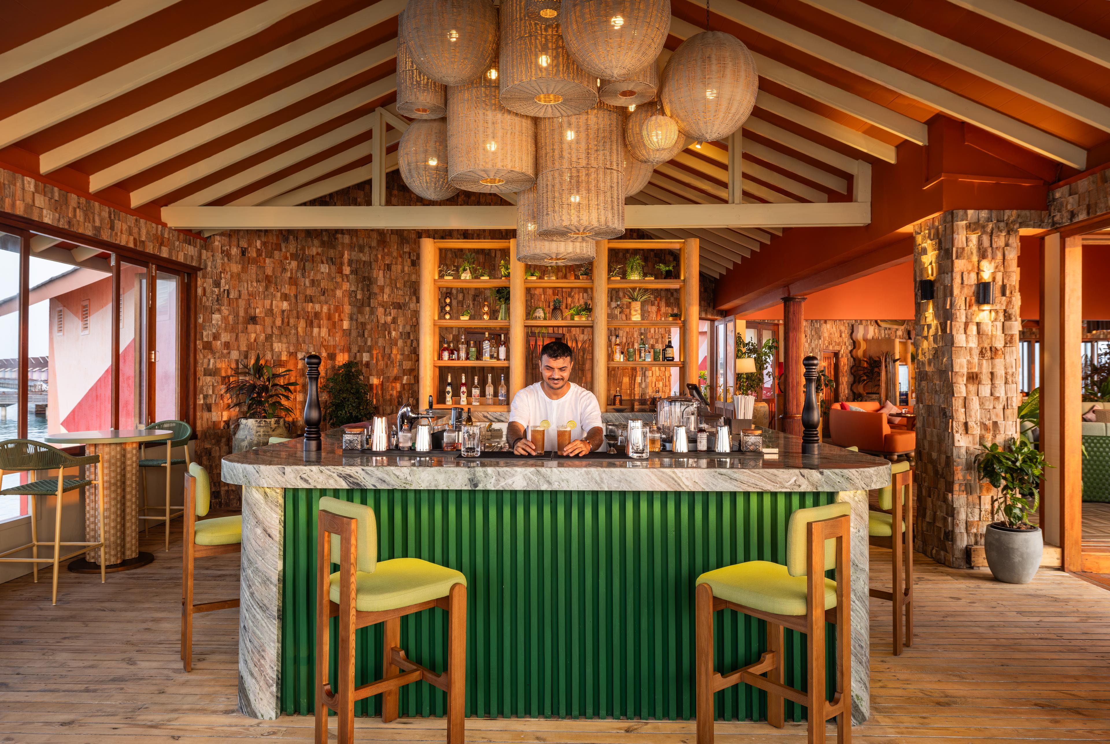 Onda at The Standard, Maldives - Bar.jpg