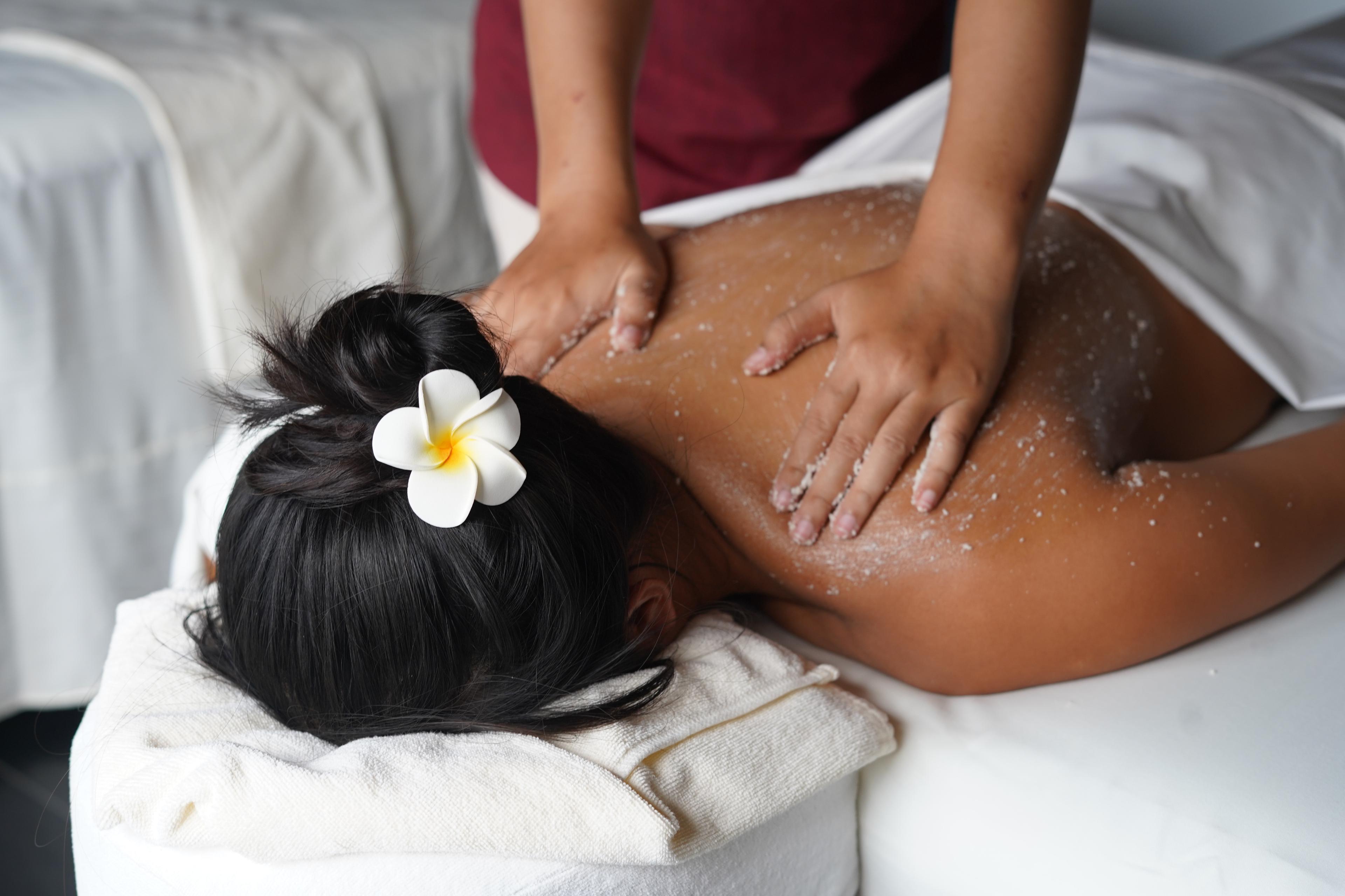 4. Kuredhivaru Resort and Spa - Sun Spa scrub.JPG