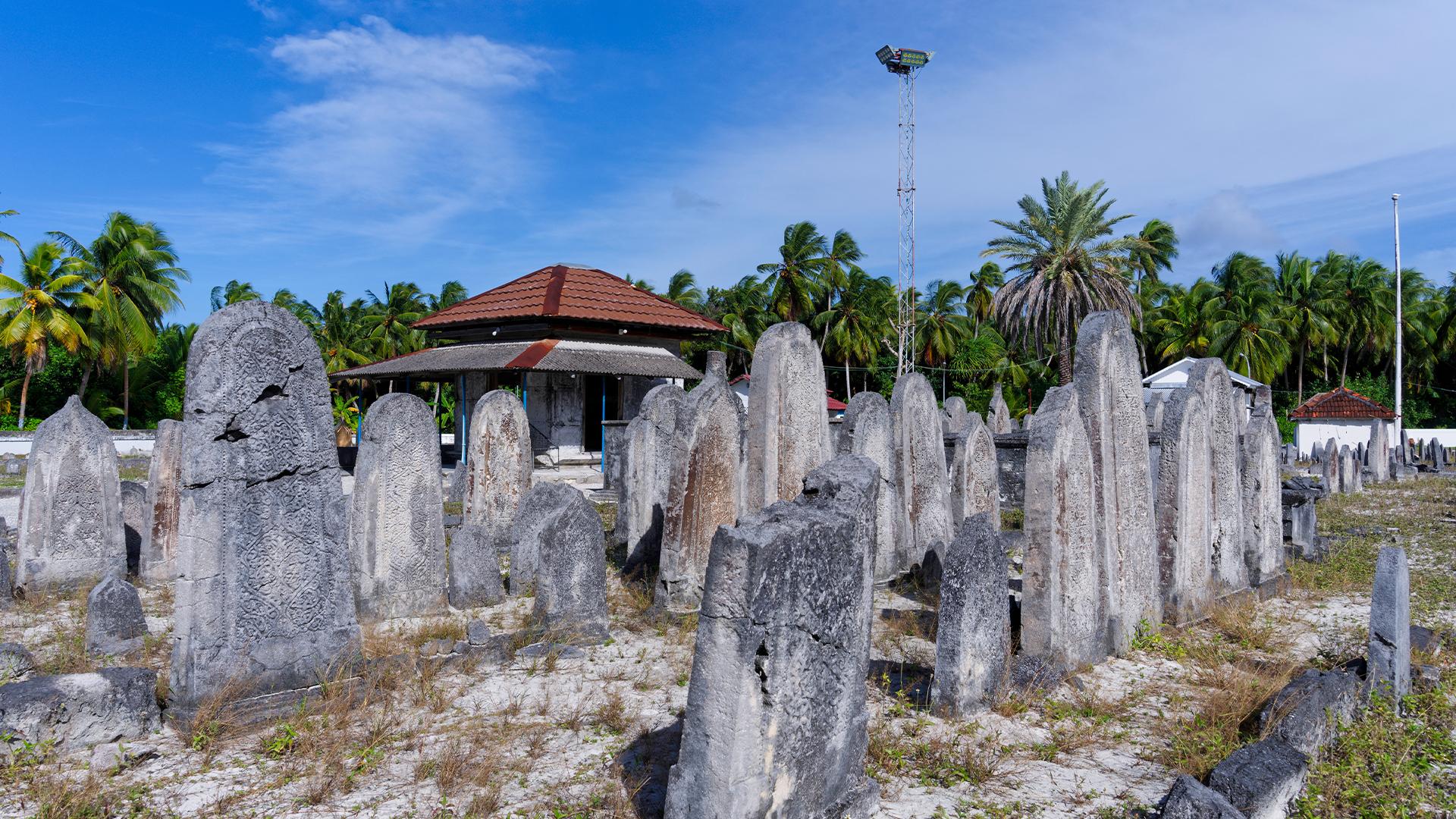 Koagannu Cemetery in Meedhoo Local Island.jpg