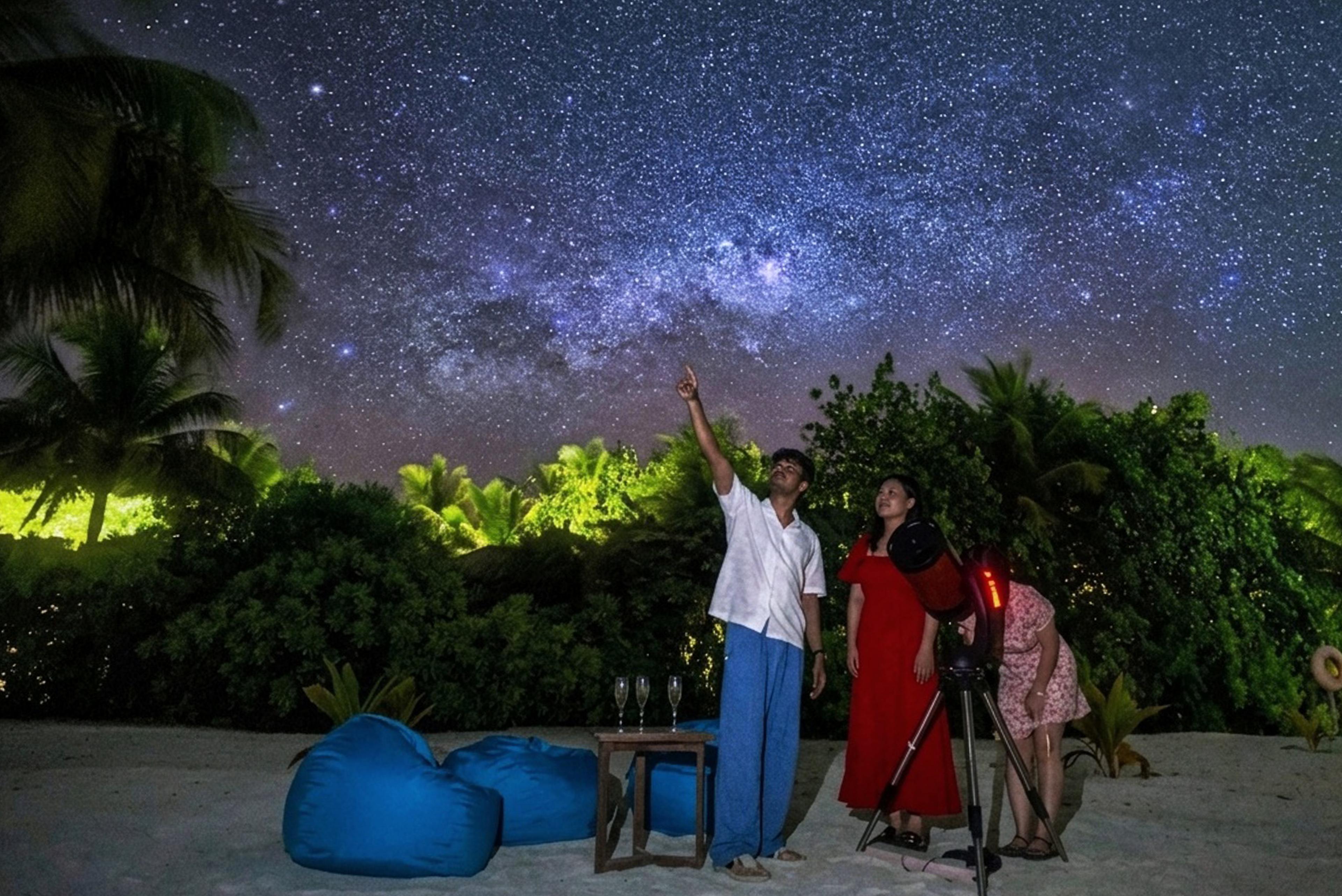 Le Meridien Maldives Resort and Spa - Beach Stargazing.jpg