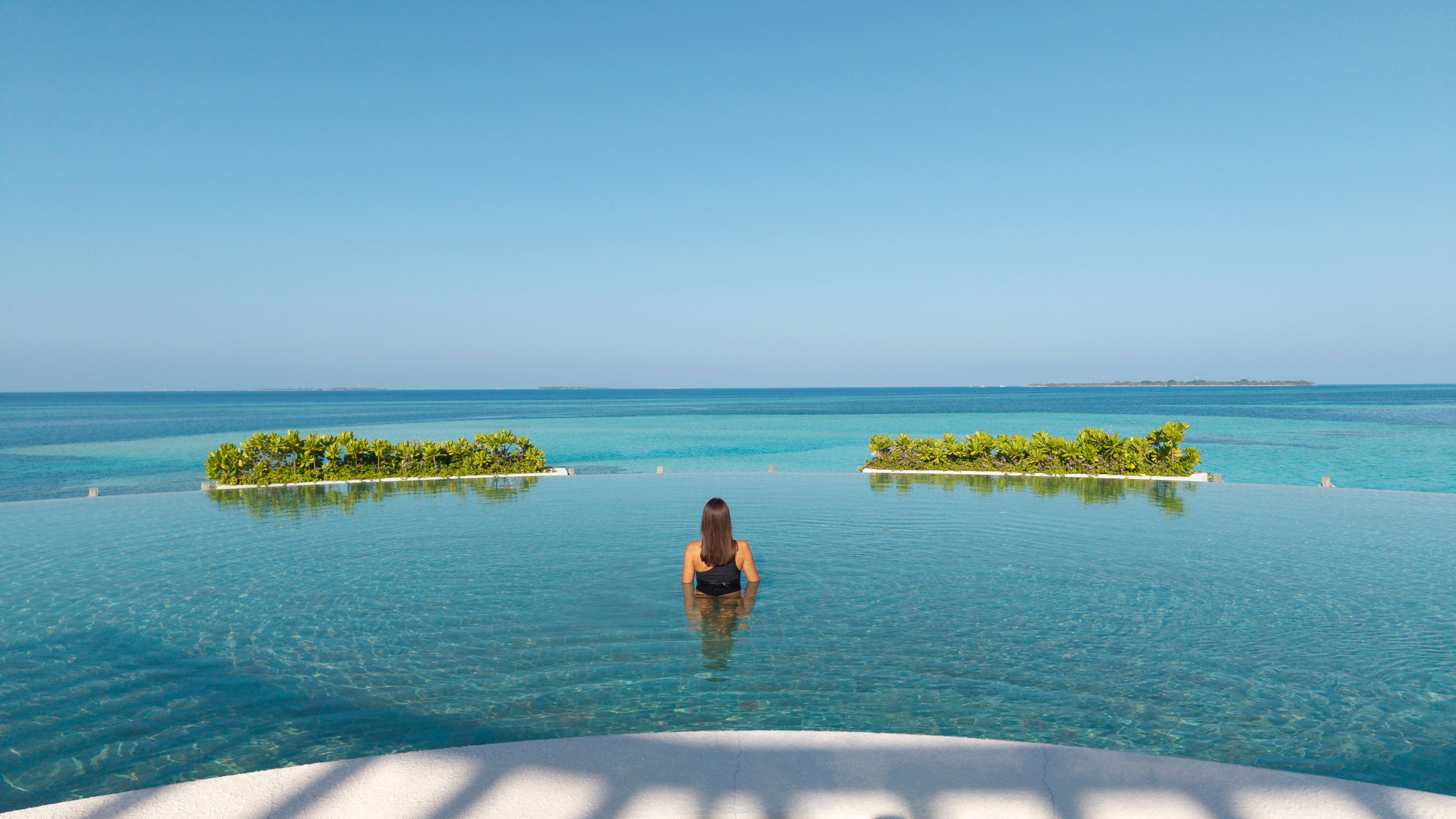 Travelution Magazine Issue #06, Title Partner: Six Senses Kanuhura