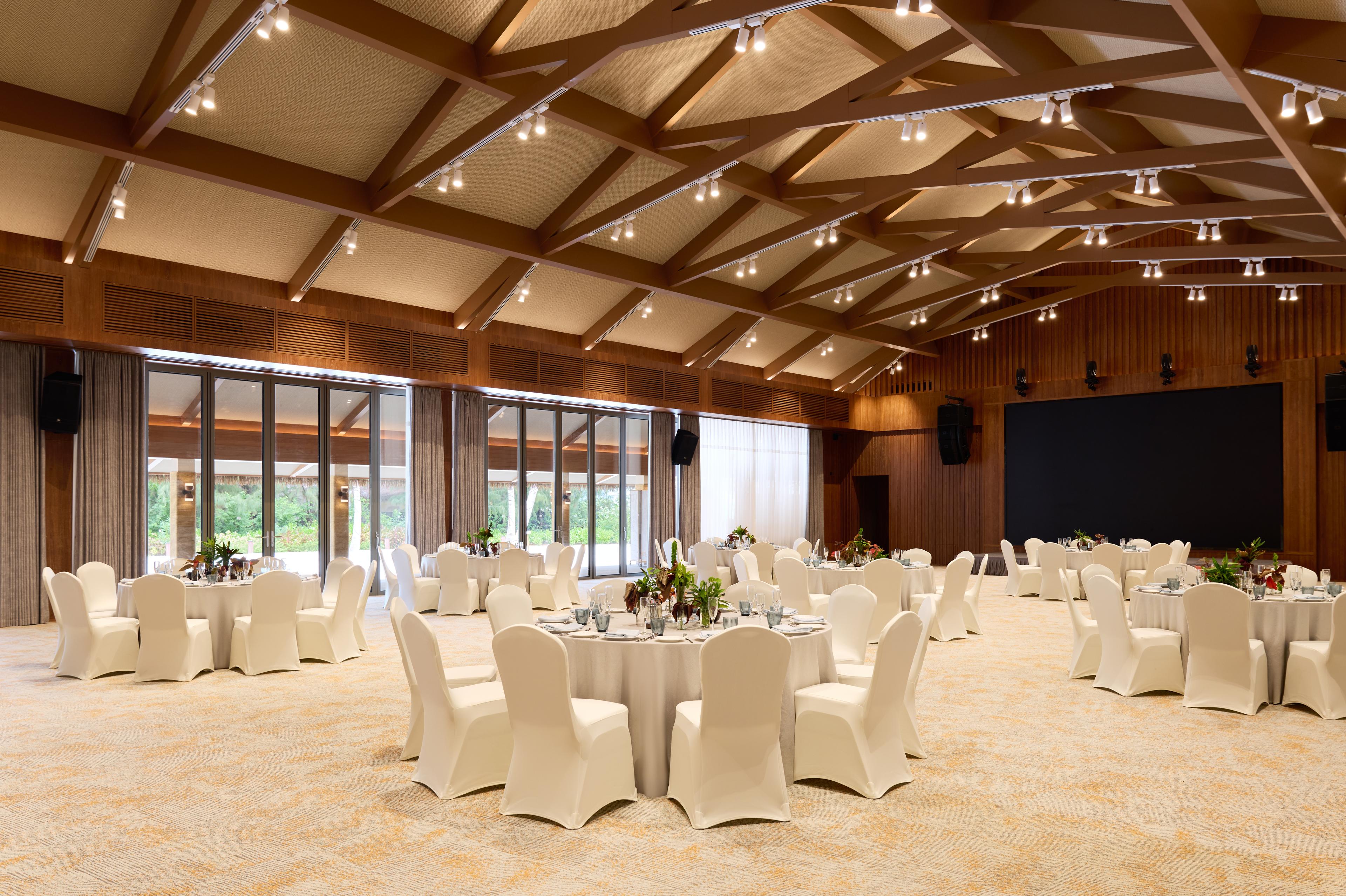 dusitD2-feydhoo-maldives-facility-feydhoo-finolhu-hall-lawn-view.jpg