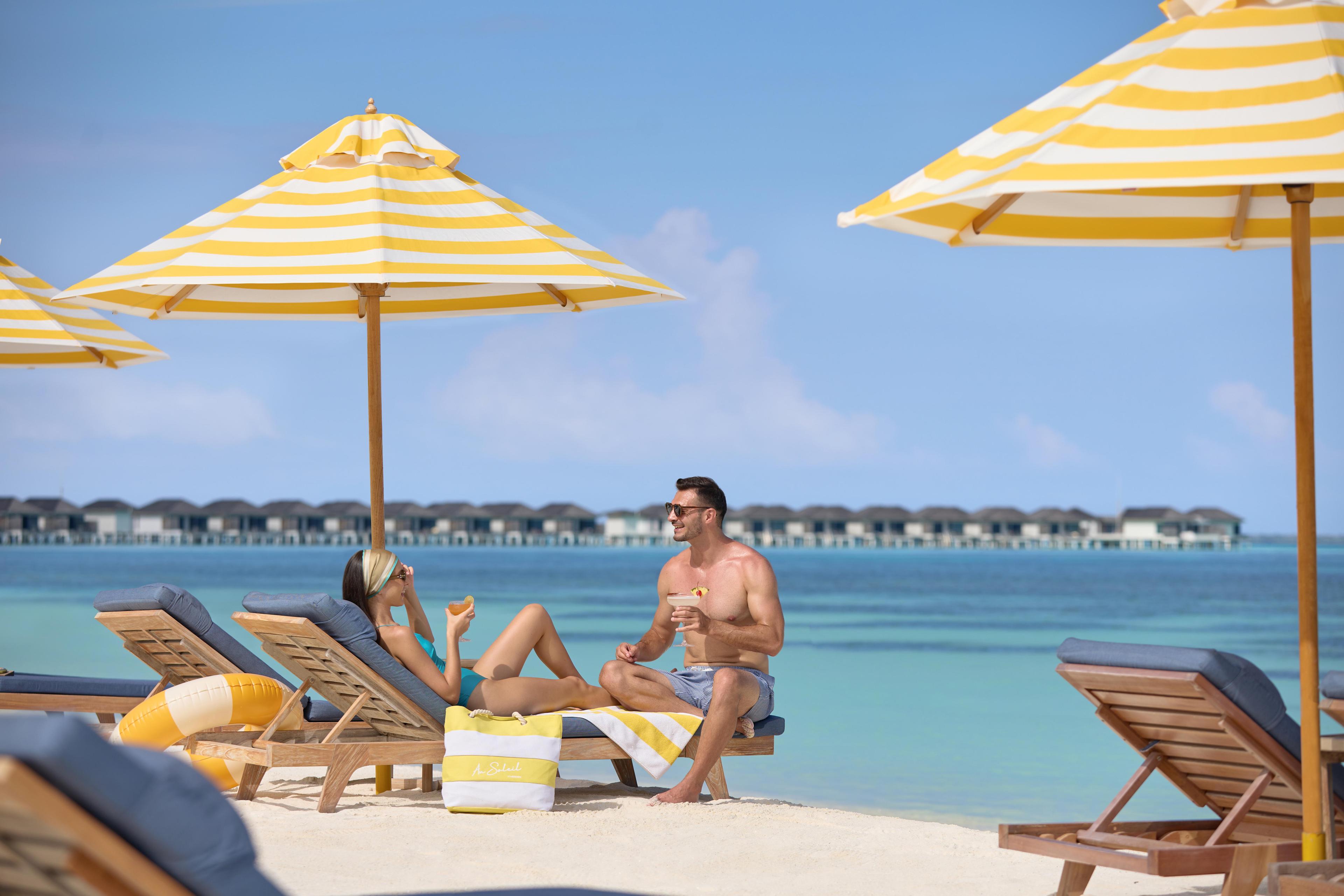 Le Meridien Maldives Resort and Spa - Couple - Au Soleil (1).jpg