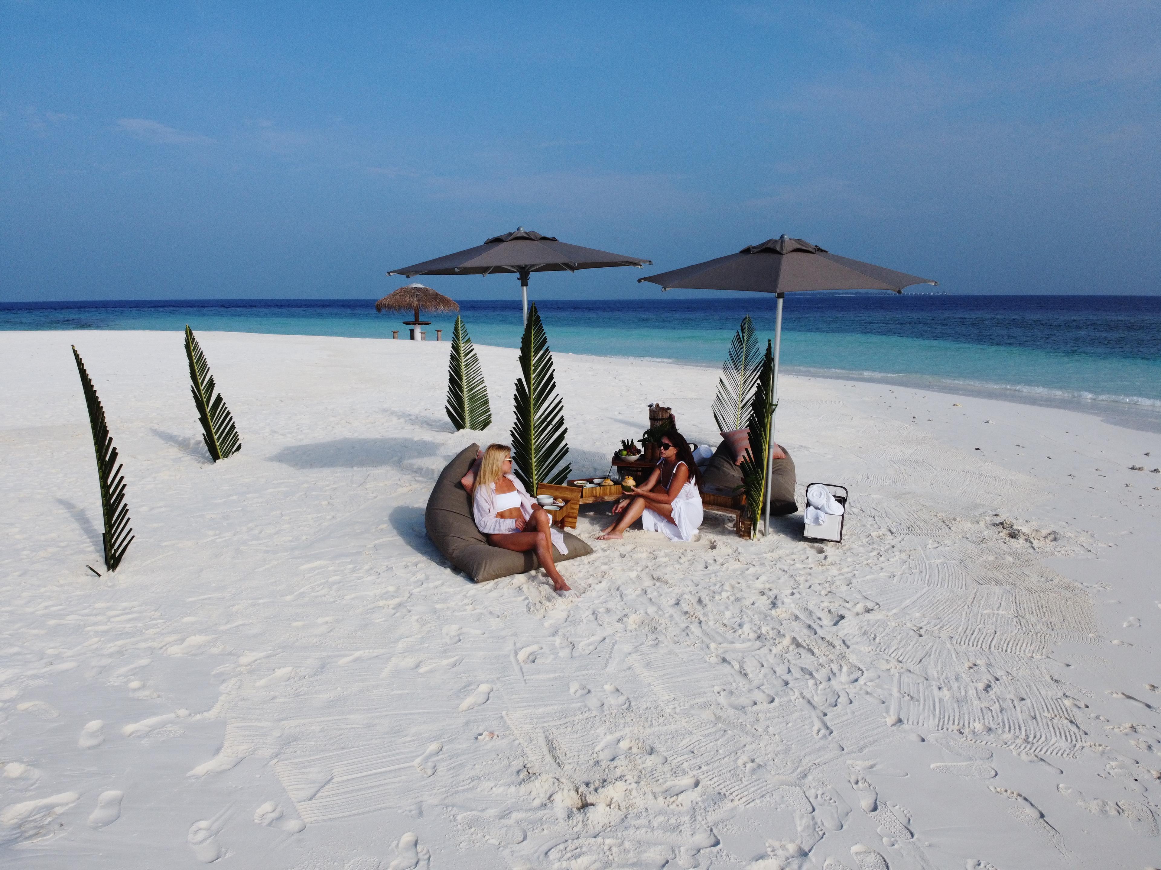 MLDAL_Alila Kothaifaru Maldives_Castaway Picnic at The Shackjpg.JPG