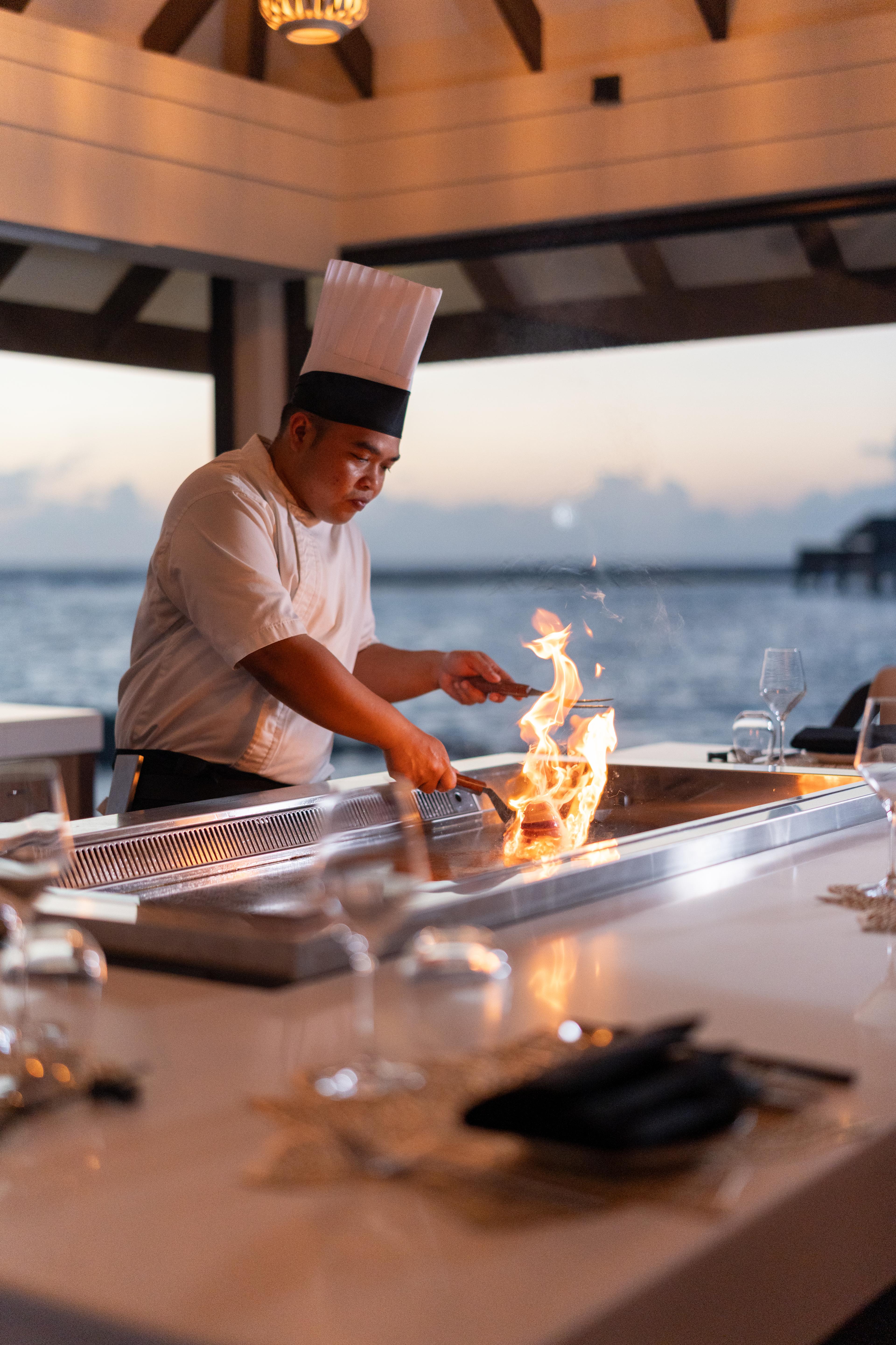 _VARU BY ATMOSPHERE - OUTLETS & DINING - TEPPANYAKI - FOOD PREP 12.jpg