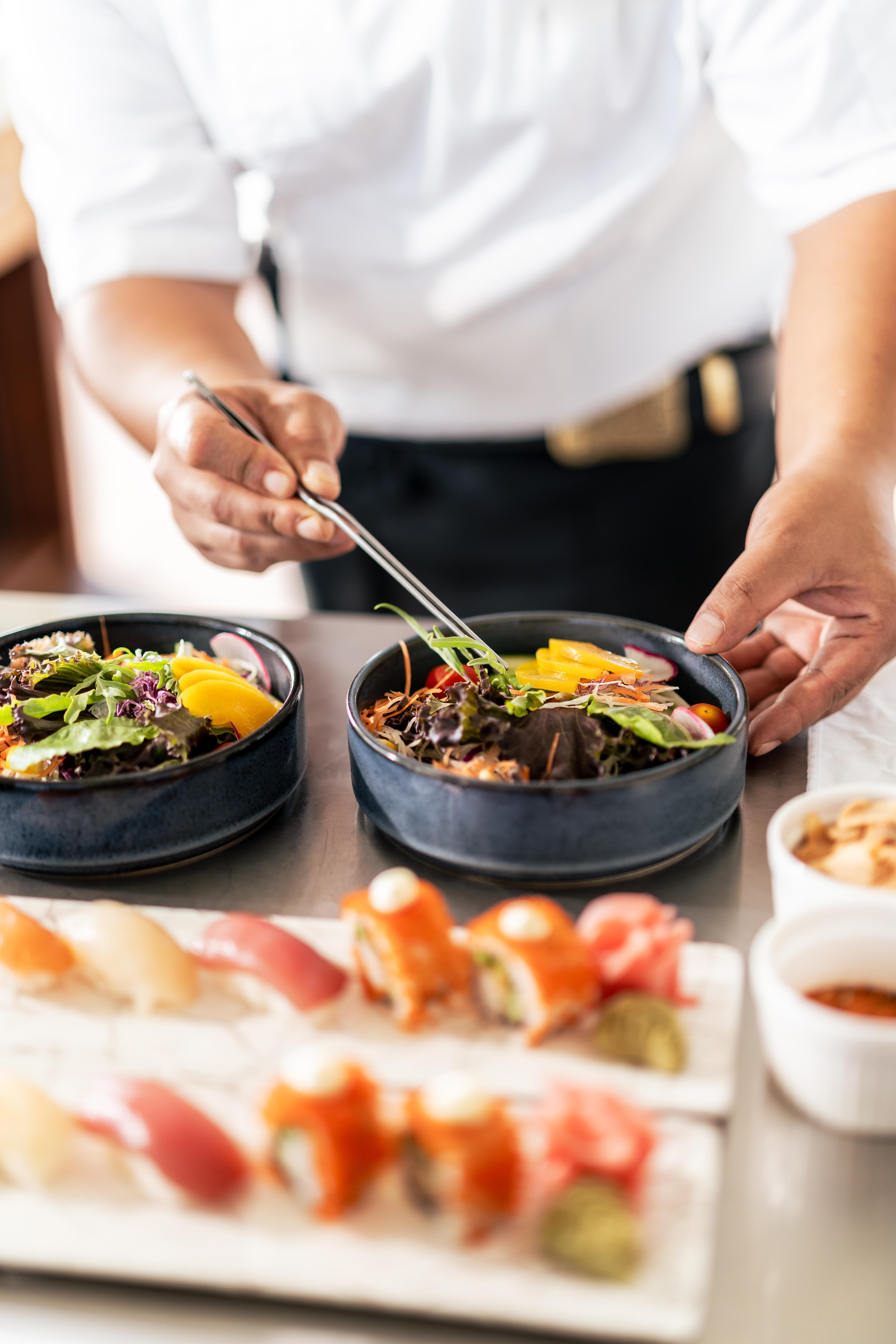 _VARU BY ATMOSPHERE - OUTLETS & DINING - TEPPANYAKI - FOOD PREP 2.jpg