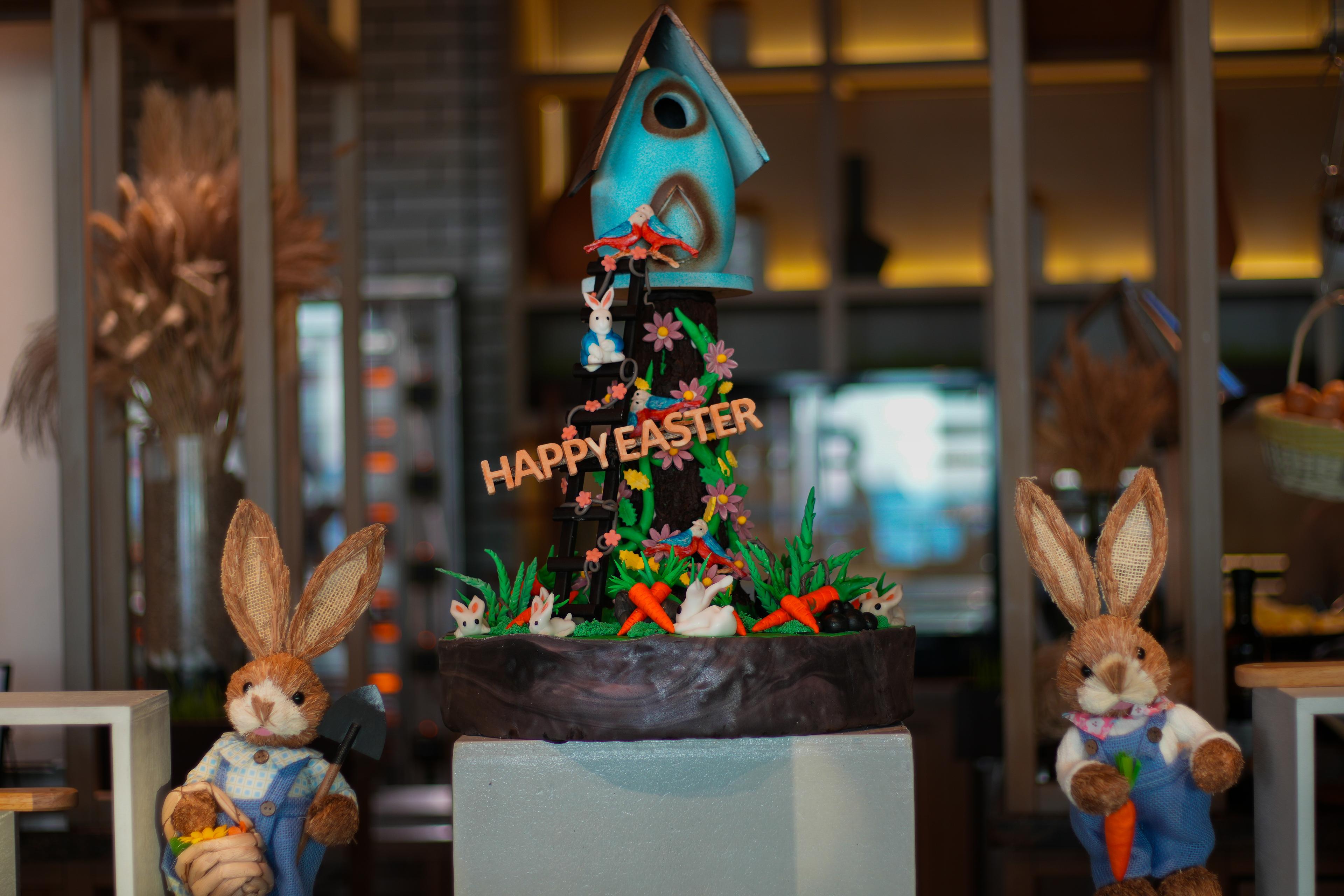 Le Meridien Maldives Resort and Spa - Easter feast.jpg