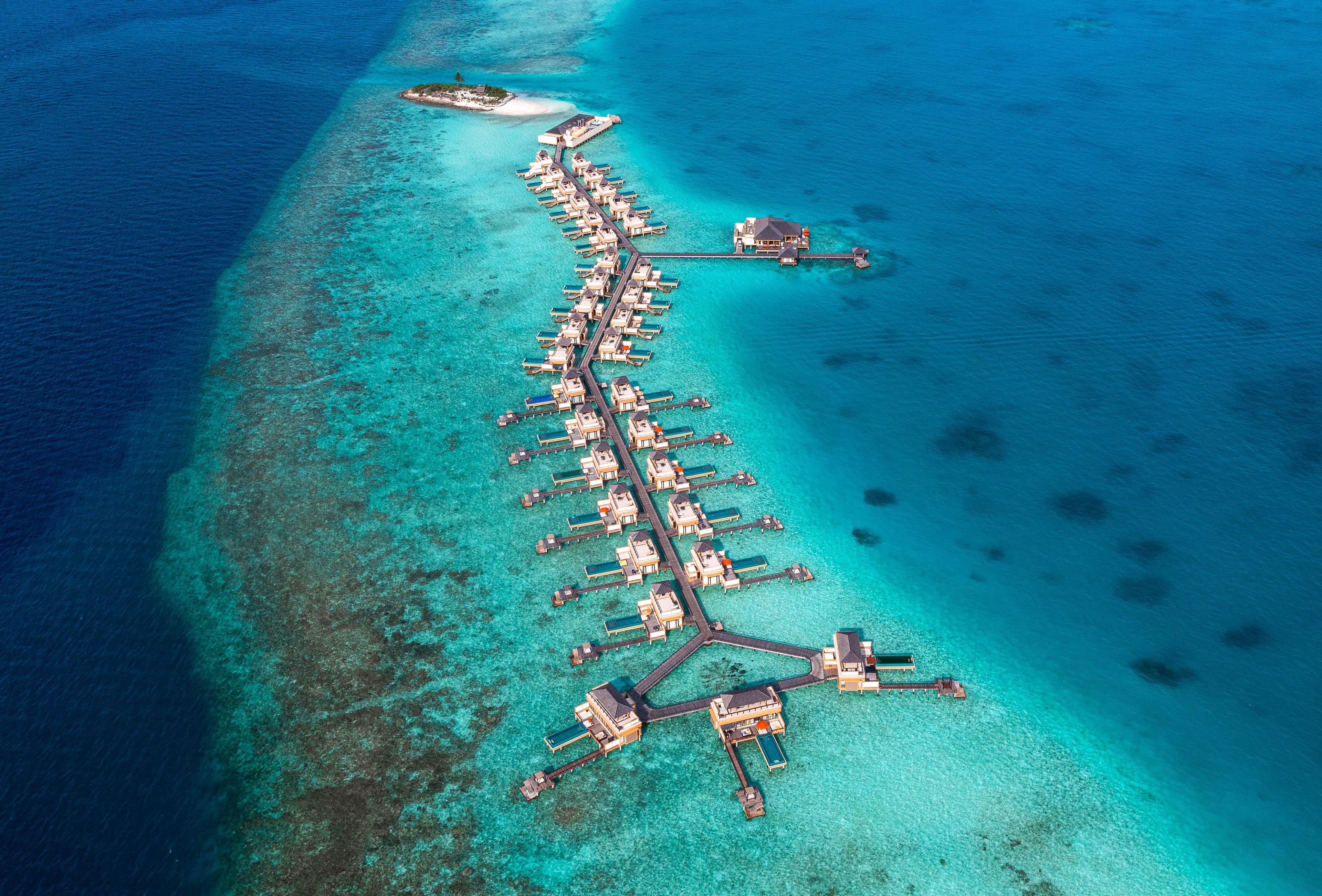 angsana-velavaru-aerial-overwater-villas-lagoon-reef-maldives.jpg.jpg