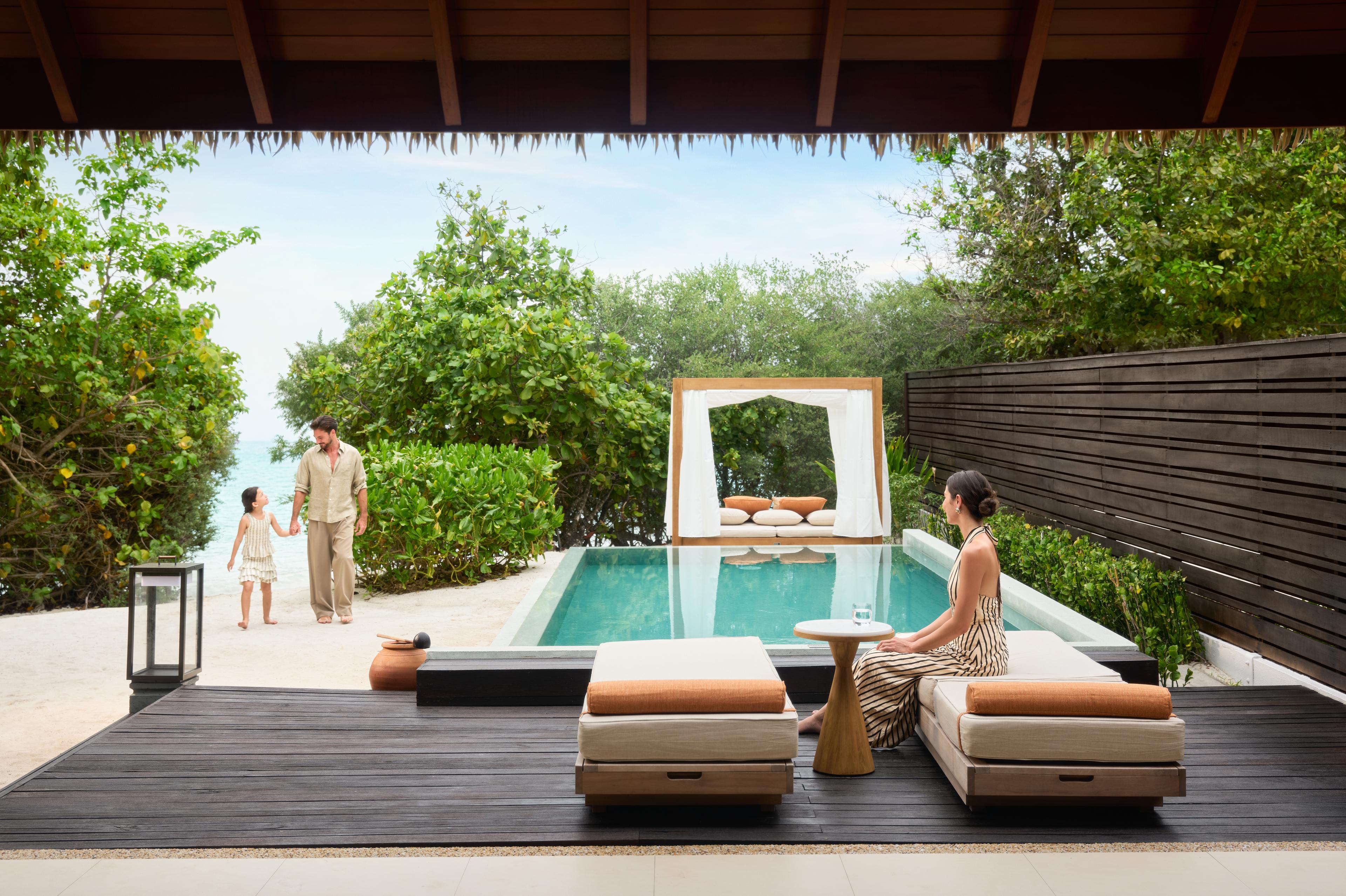 dusit-thani-maldives-accomodation-beachfront-pool-villa-lifestyle.jpg