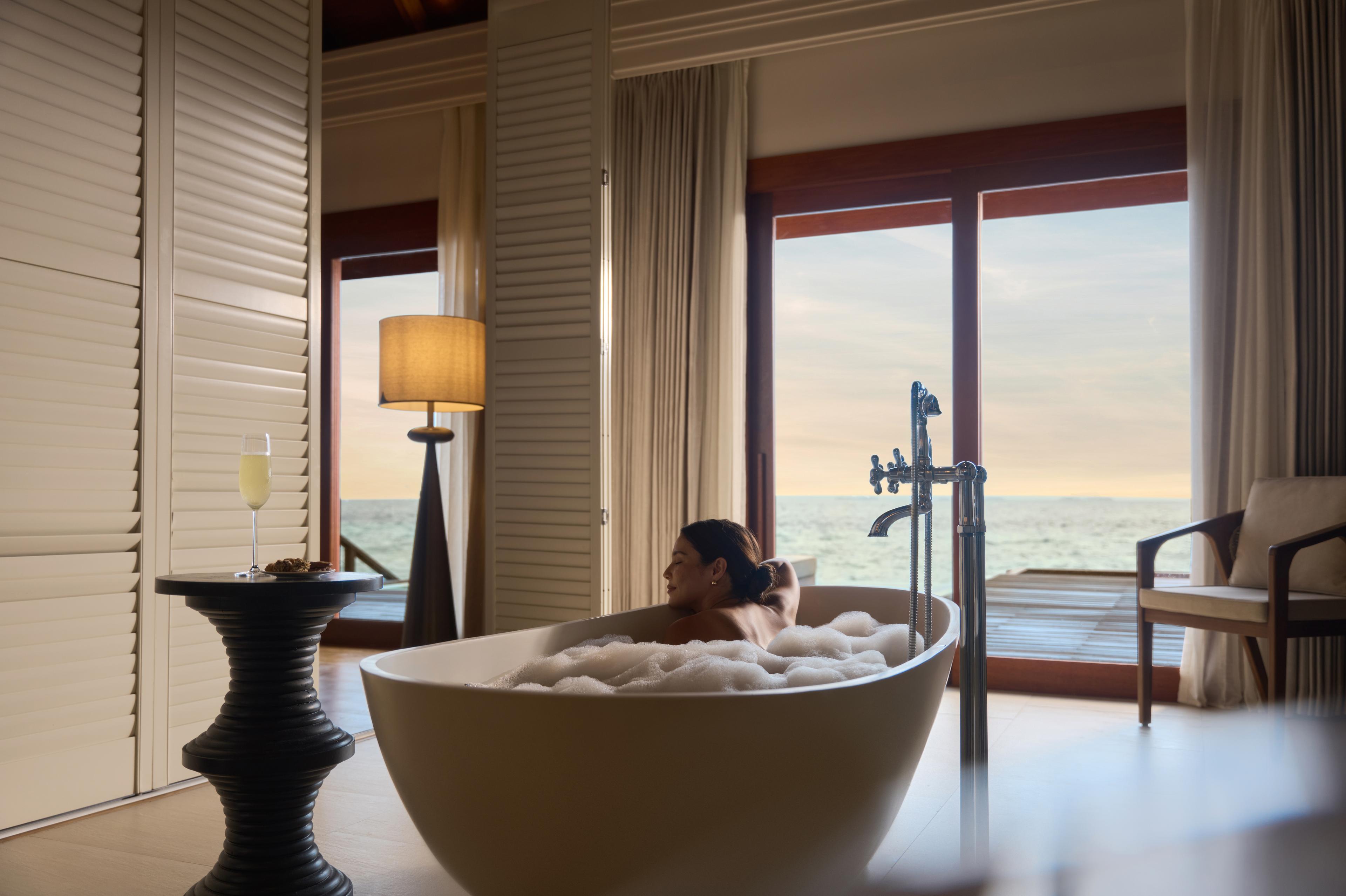 dusit-thani-maldives-accomodation-overwater-pool-villa-lifestyle.jpg