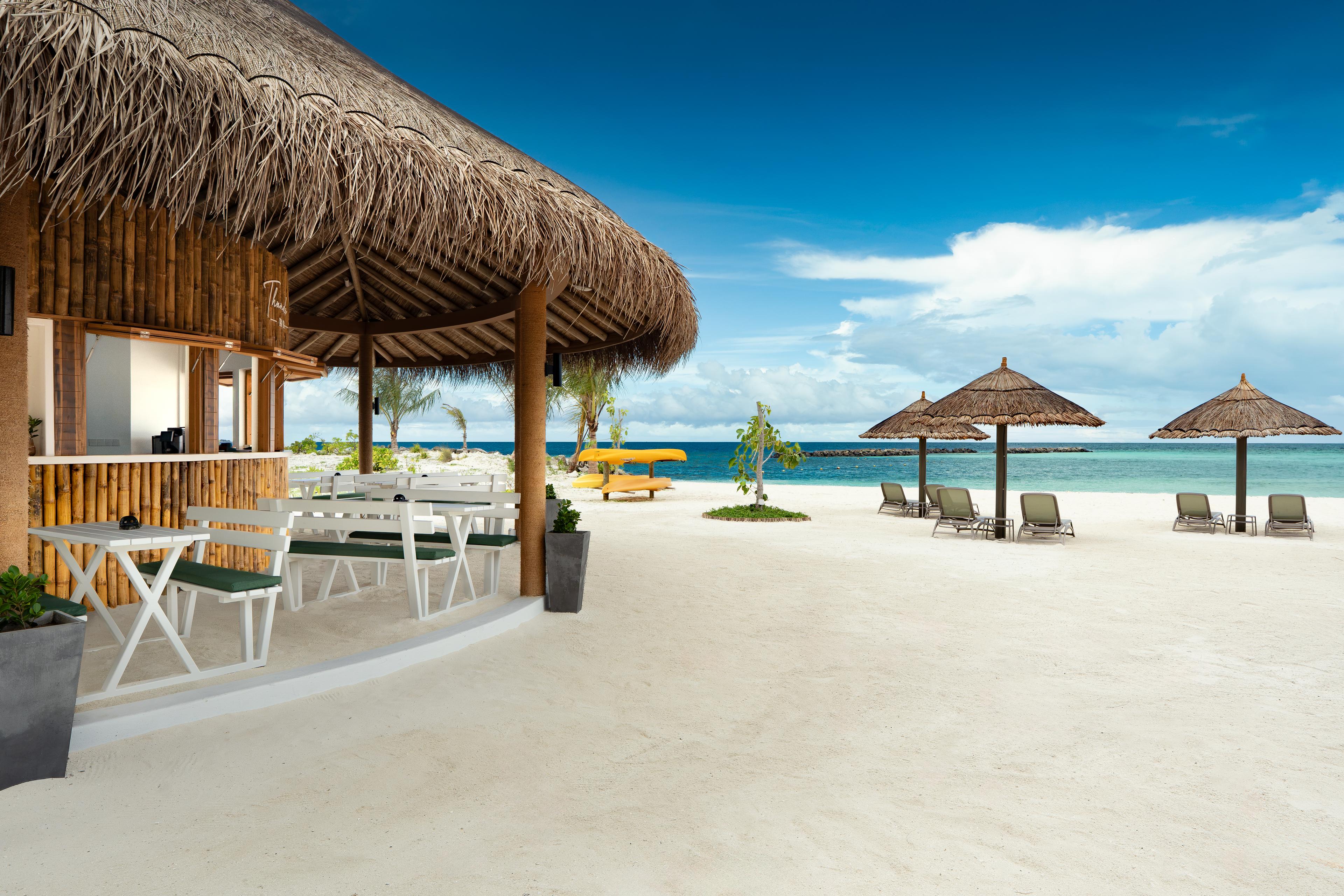 OBLU NATURE Helengeli by SENTIDO - Outlets & Dining - Thundi Bar2.jpg