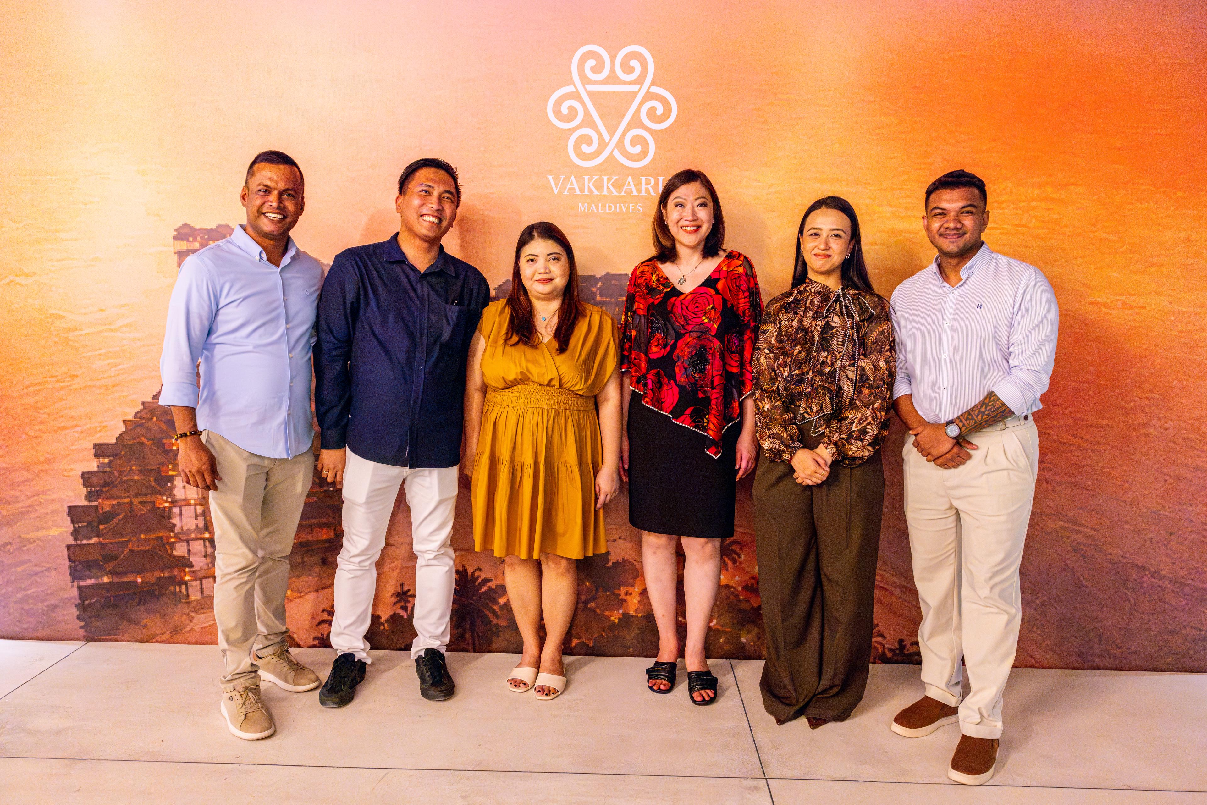 Vakkaru Maldives - Golden Hour Gathering - Vakkaru Commercial Team.jpg